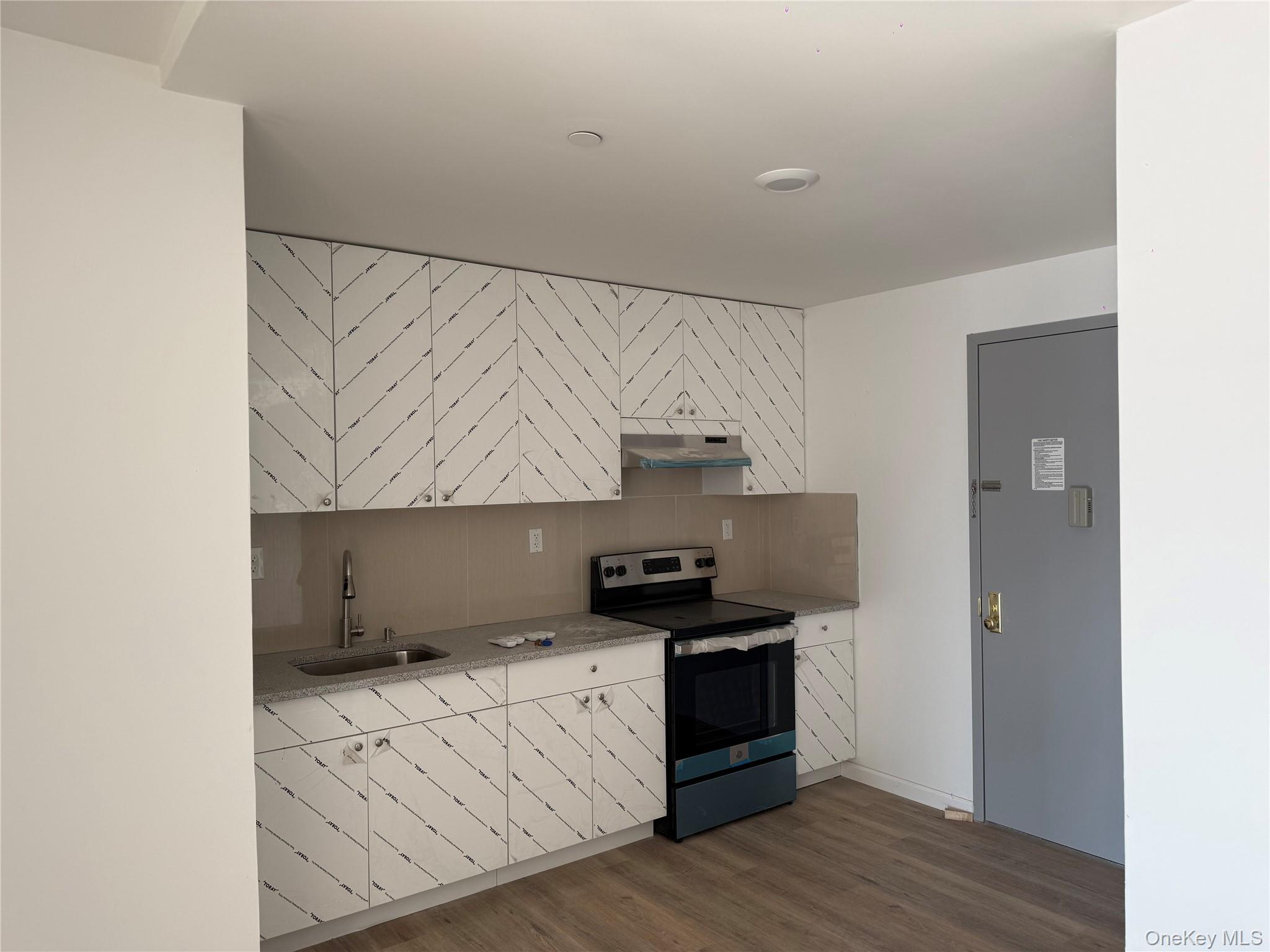 #2 photo, 70-33 queens blvd, Woodside , NY 11377