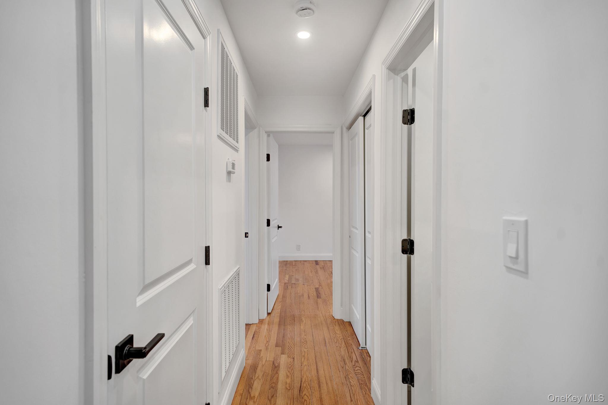 #15 photo, 32 Valentine Road, מחוז סאפוק Shoreham , NY 11786