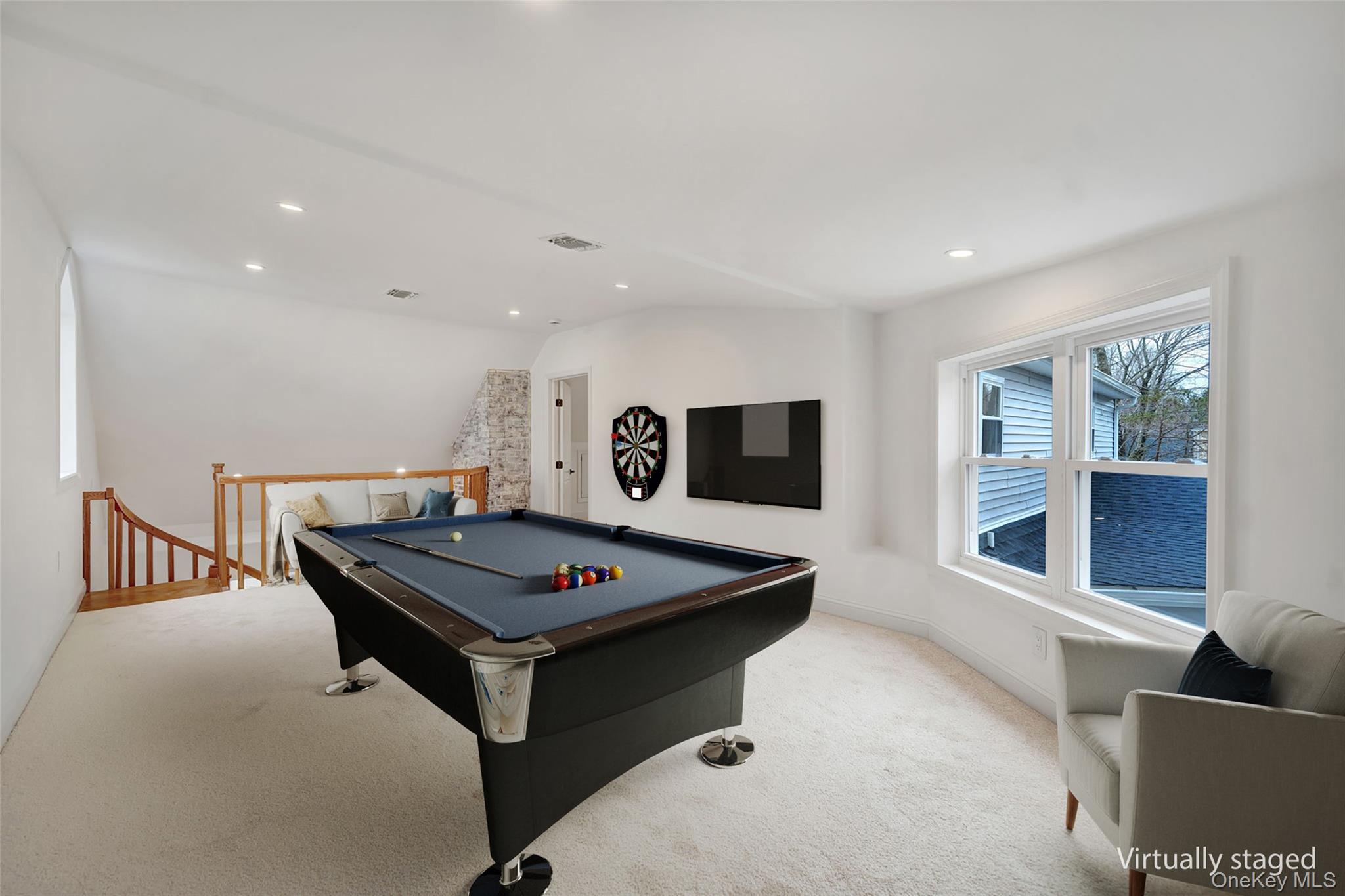 #18 photo, 32 Valentine Road, מחוז סאפוק Shoreham , NY 11786