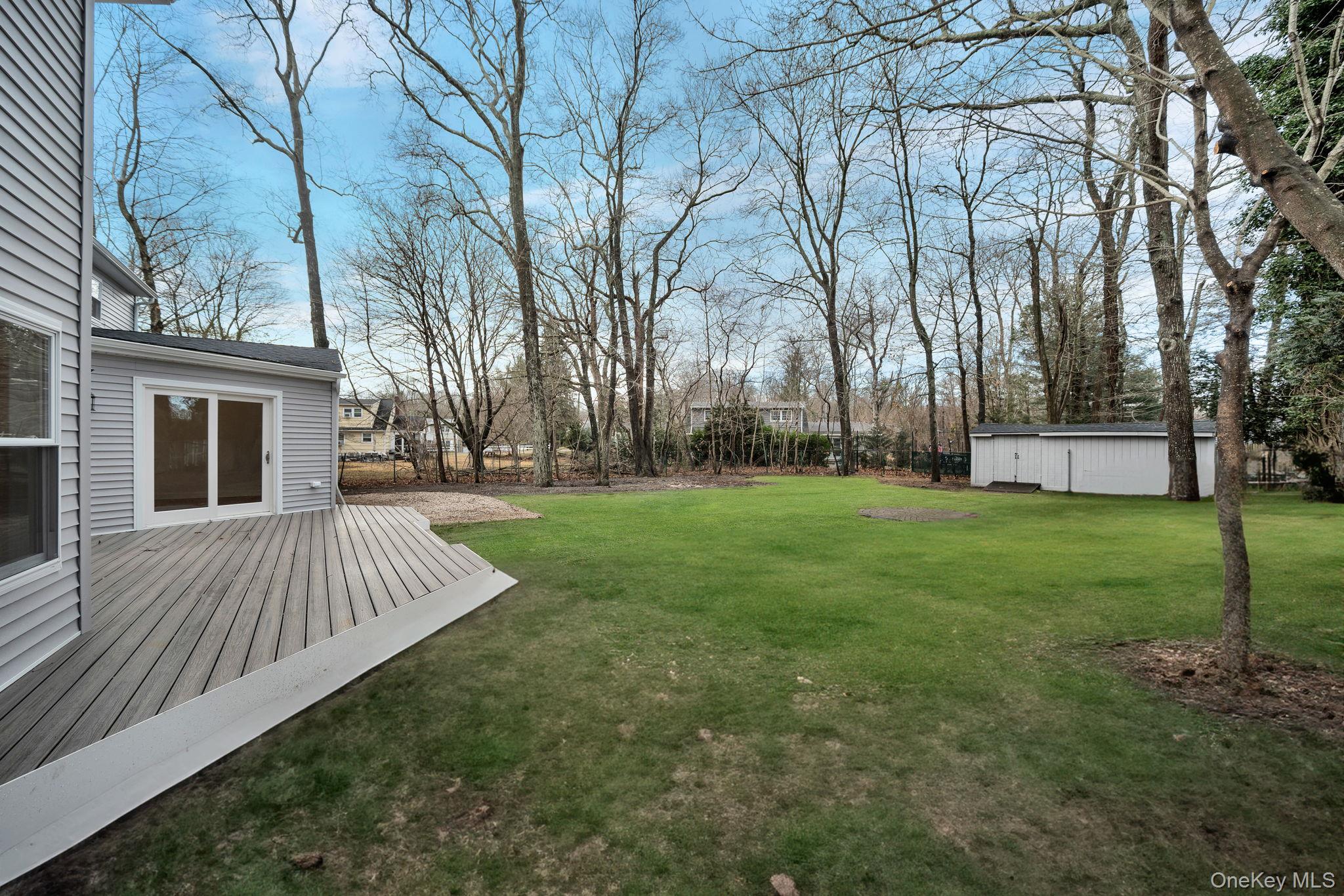 #19 photo, 32 Valentine Road, מחוז סאפוק Shoreham , NY 11786