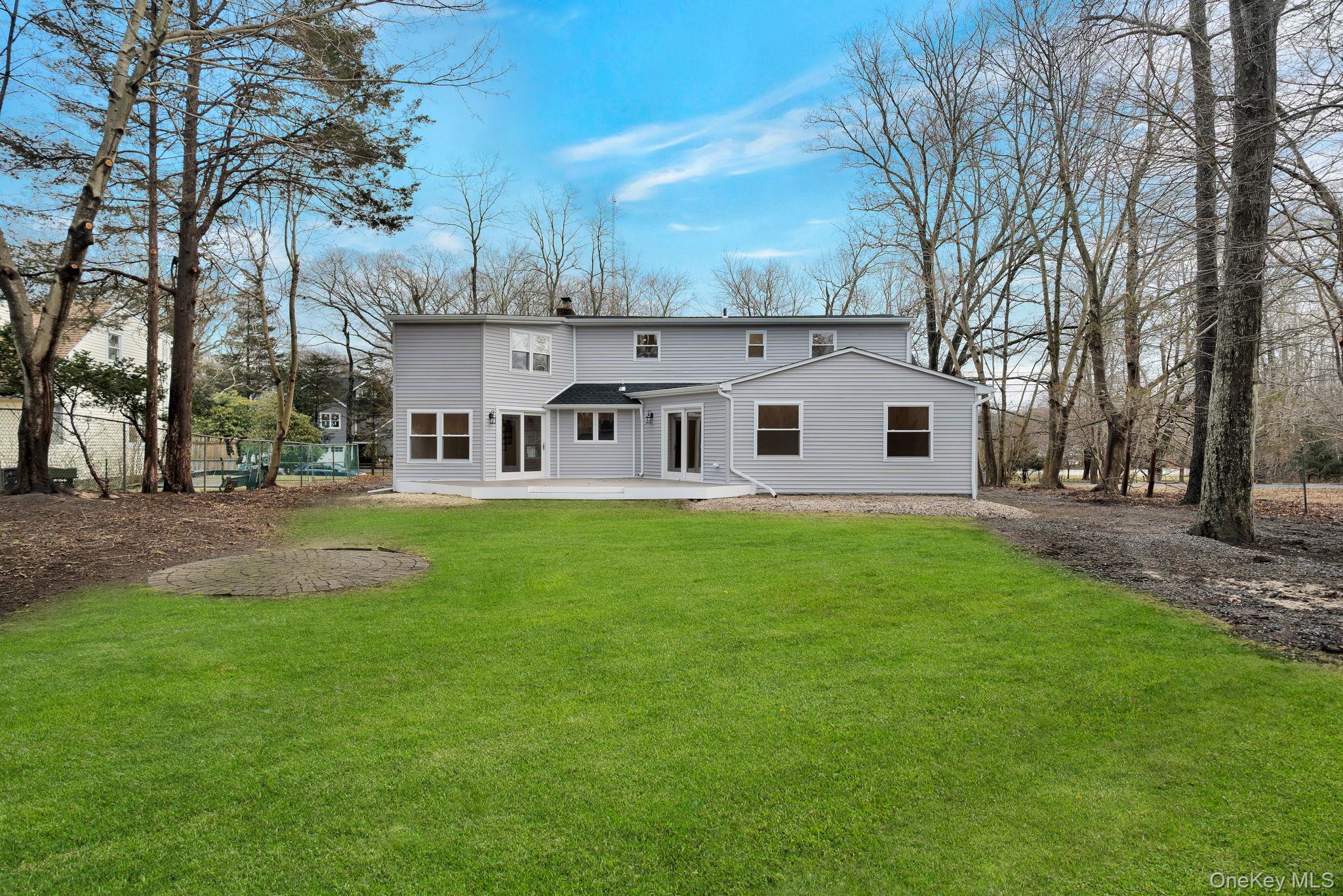 #20 photo, 32 Valentine Road, מחוז סאפוק Shoreham , NY 11786