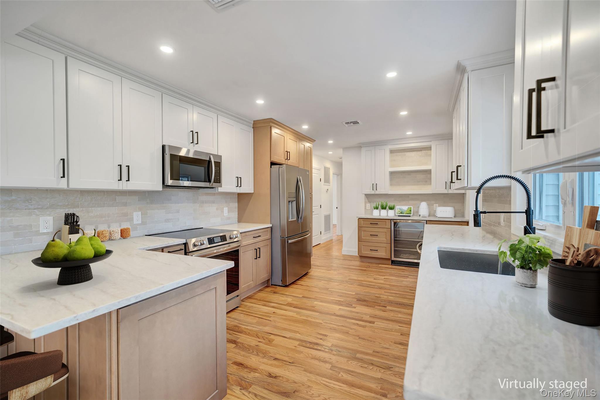 #7 photo, 32 Valentine Road, מחוז סאפוק Shoreham , NY 11786