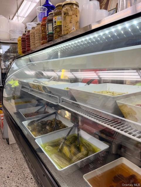 #3 photo, 160 Jericho Turnpike, Нассау ‖ Mineola , NY 11501