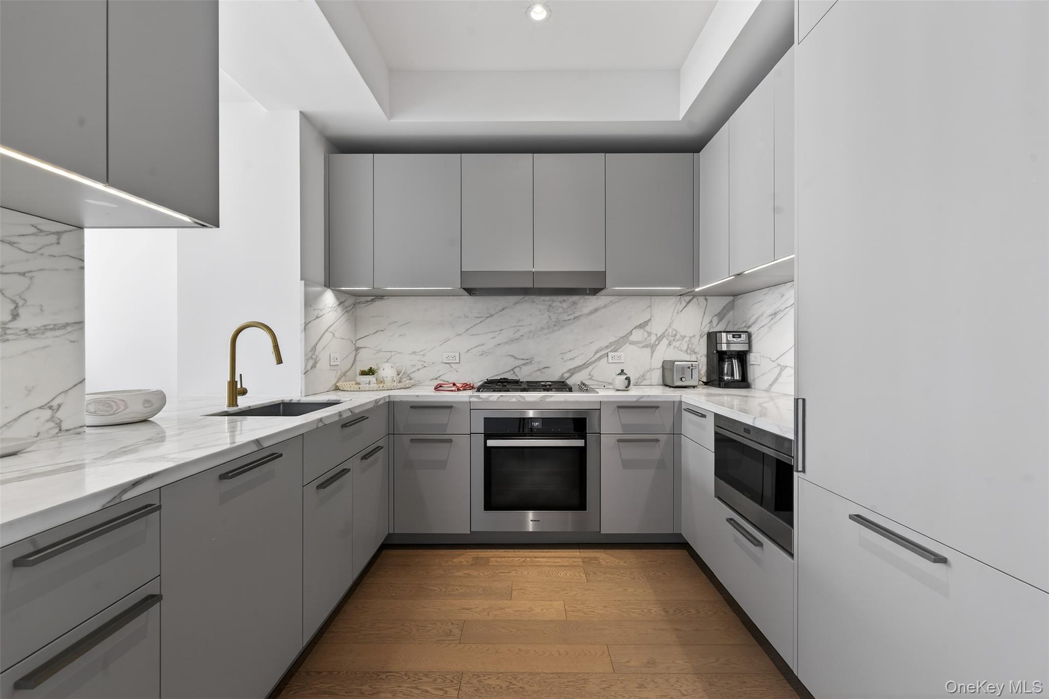 #11 photo, 305 E 51st Street, मैनहटन New York (Manhattan) , NY 10022