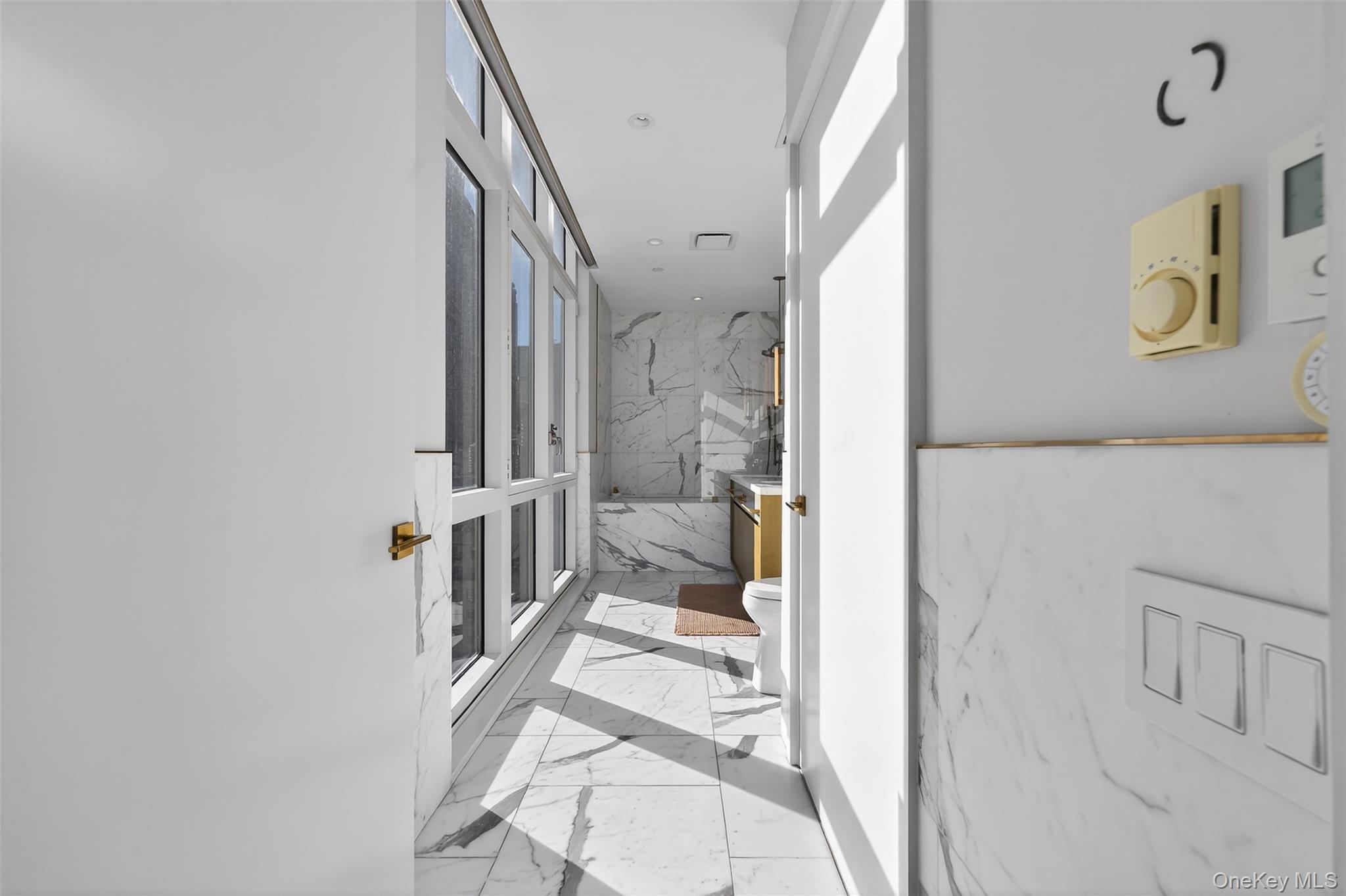 #20 photo, 305 E 51st Street, मैनहटन New York (Manhattan) , NY 10022