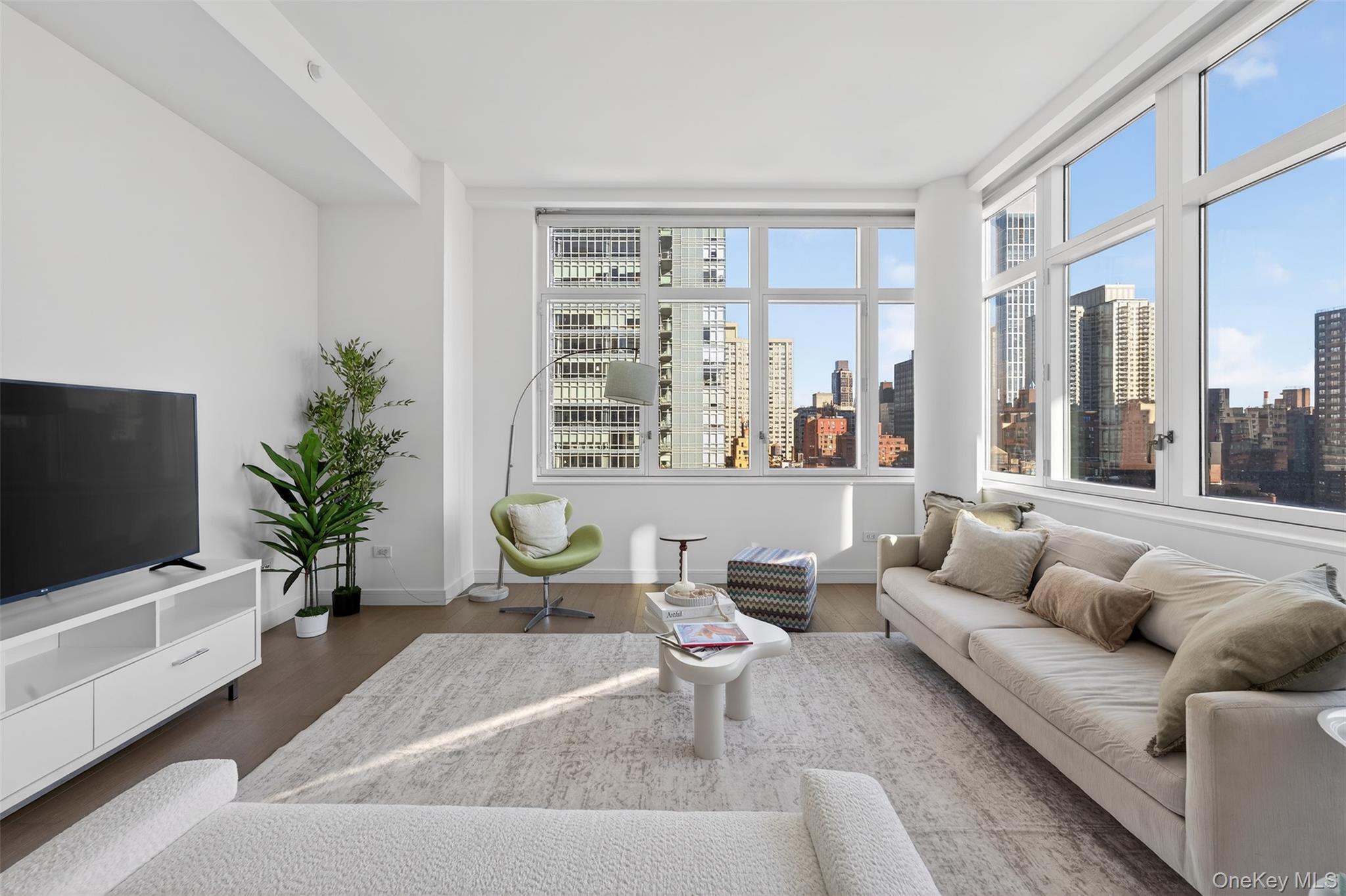 #4 photo, 305 E 51st Street, मैनहटन New York (Manhattan) , NY 10022