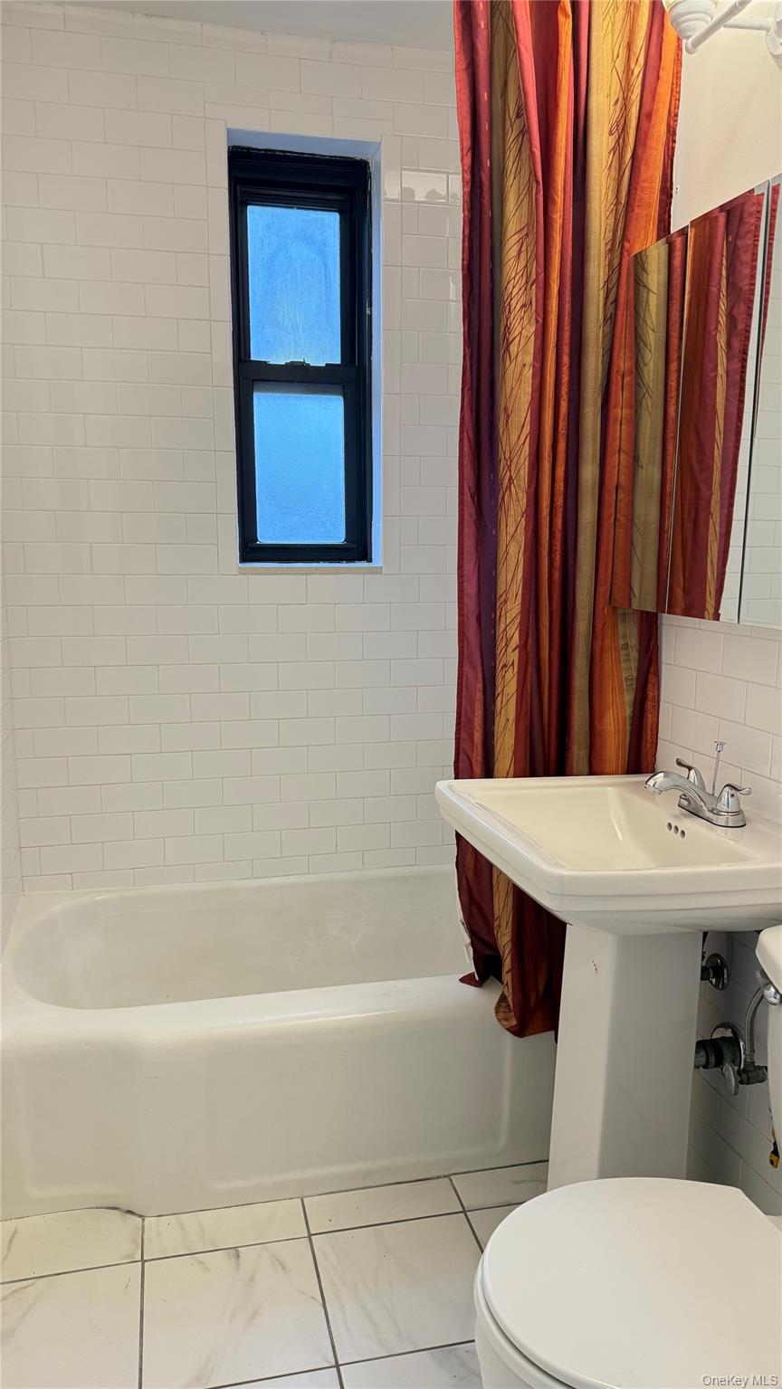 #4 photo, 15040 71 ave, Flushing , NY 11367