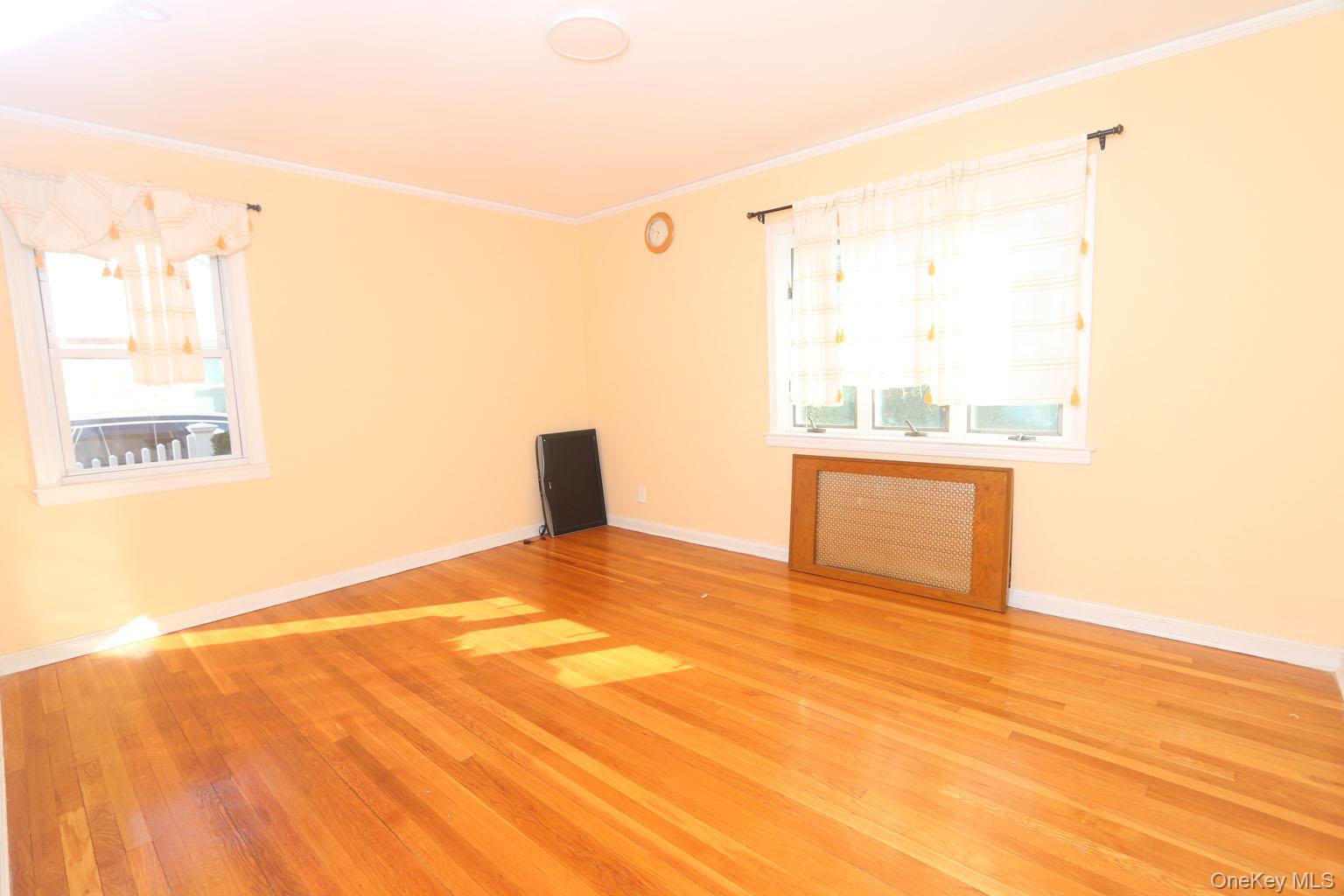 #6 photo, 73 Evans Street, 長島 New Hyde Park , NY 11040