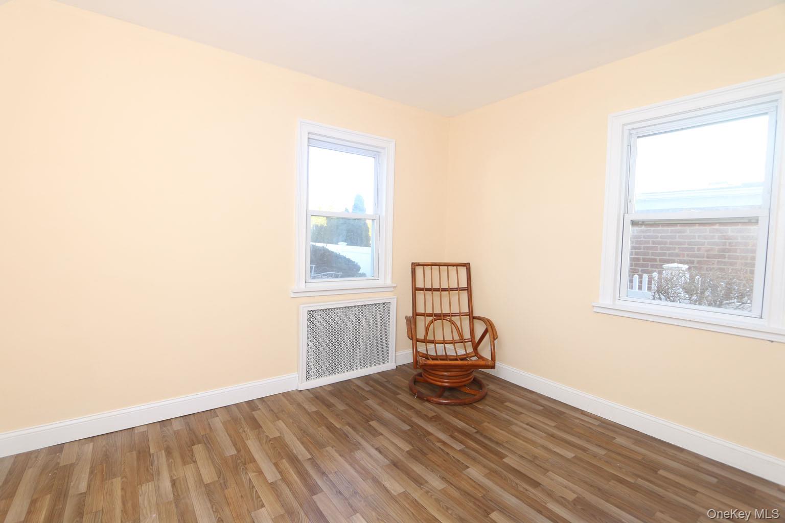 #8 photo, 73 Evans Street, 長島 New Hyde Park , NY 11040