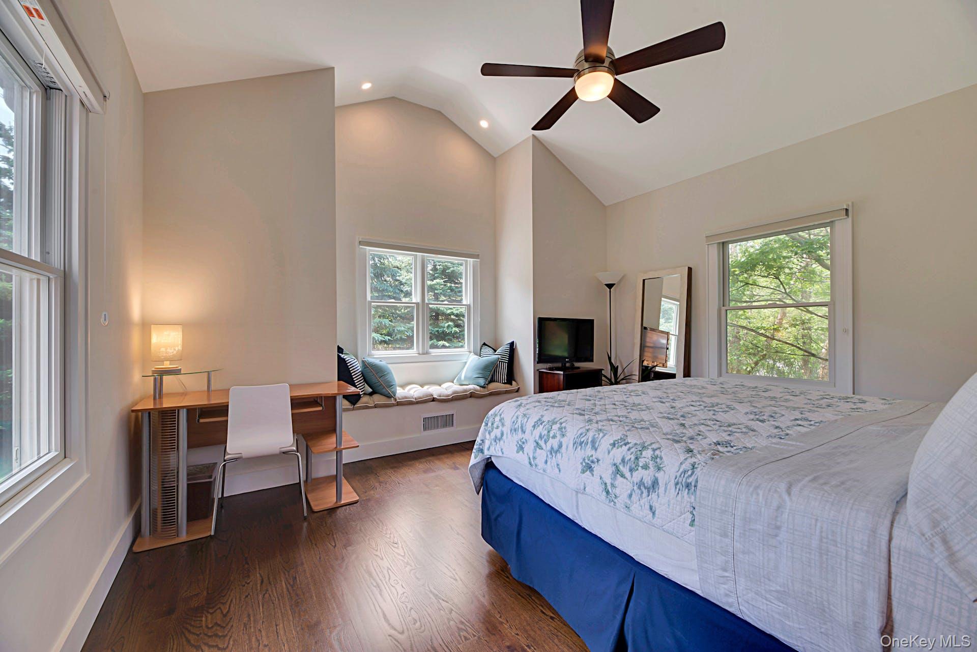 #12 photo, 450 Sterling Woods Lane, Саффолк ‖ Southold , NY 11971