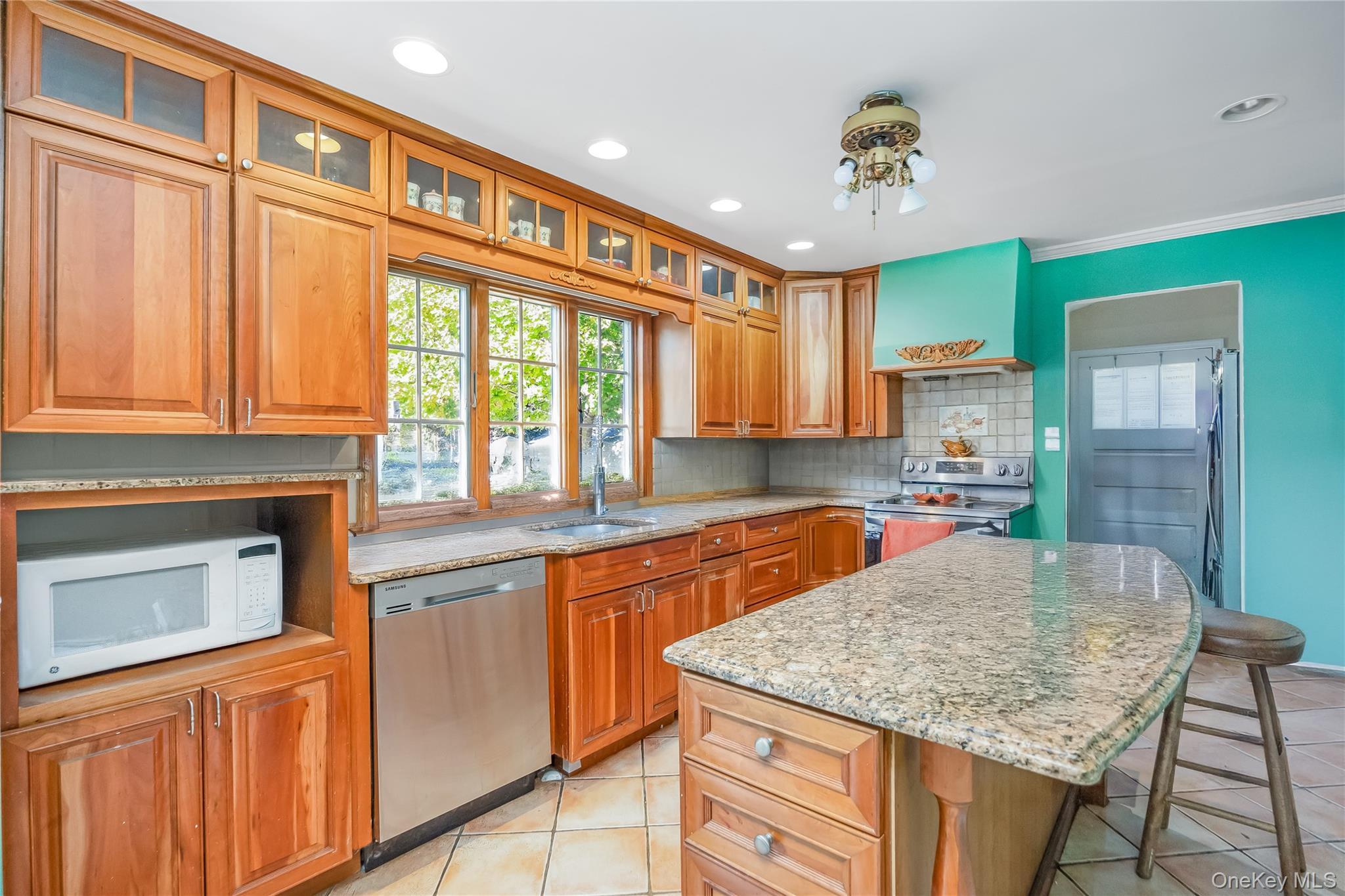 #10 photo, 18 Atlantic Avenue, East Moriches , NY 11940