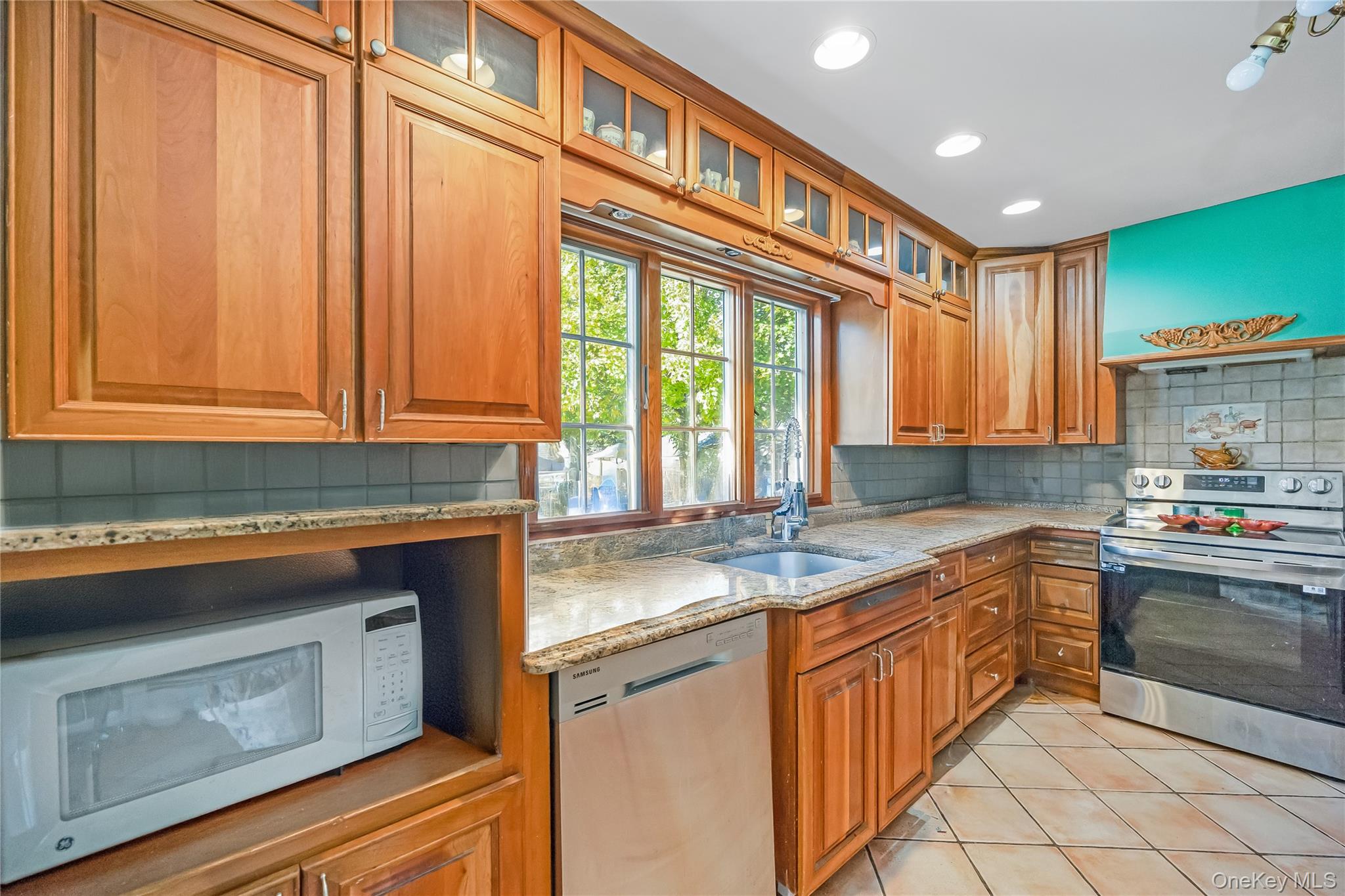 #11 photo, 18 Atlantic Avenue, East Moriches , NY 11940