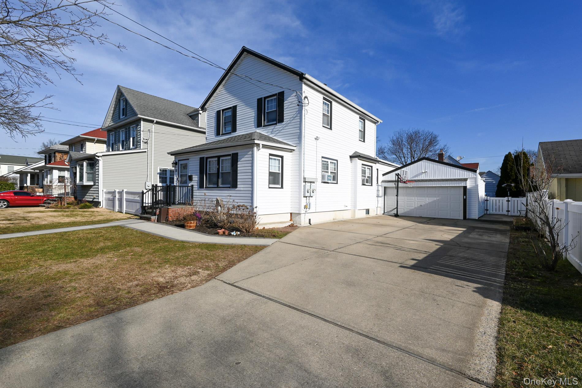 #4 photo, 81 Irving Avenue, מחוז נסאו Floral Park , NY 11001