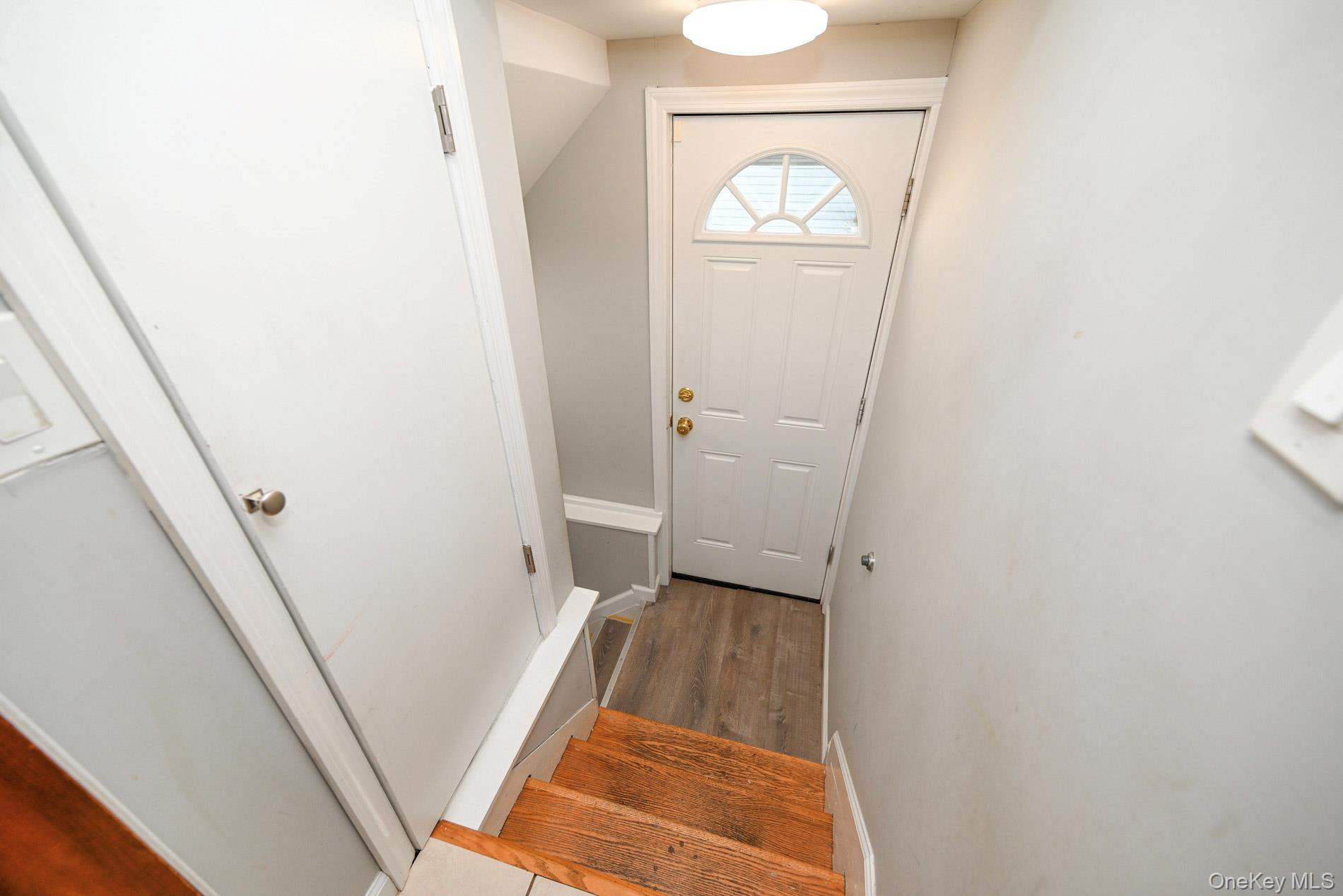 #9 photo, 81 Irving Avenue, מחוז נסאו Floral Park , NY 11001