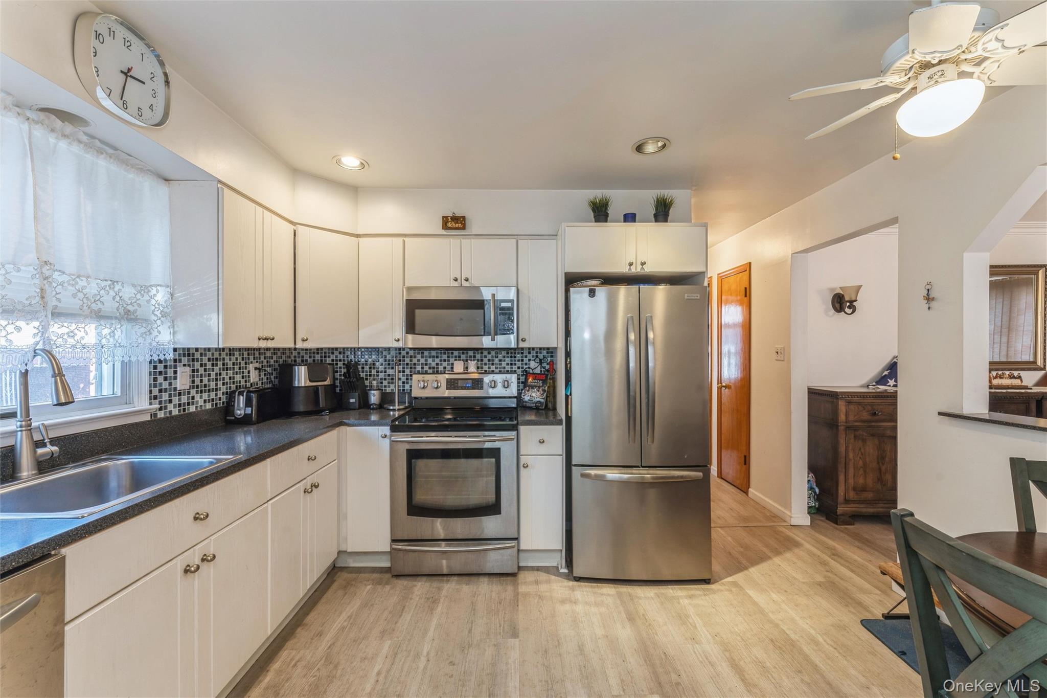 #4 photo, 83 W Valley Stream Boulevard, Valley Stream , NY 11580