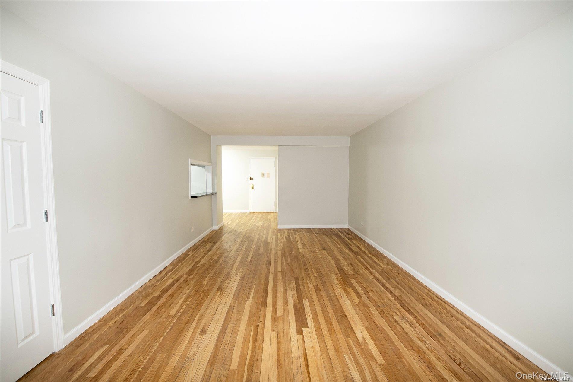 #5 photo, 94-30 60 Avenue, Elmhurst , NY 11375