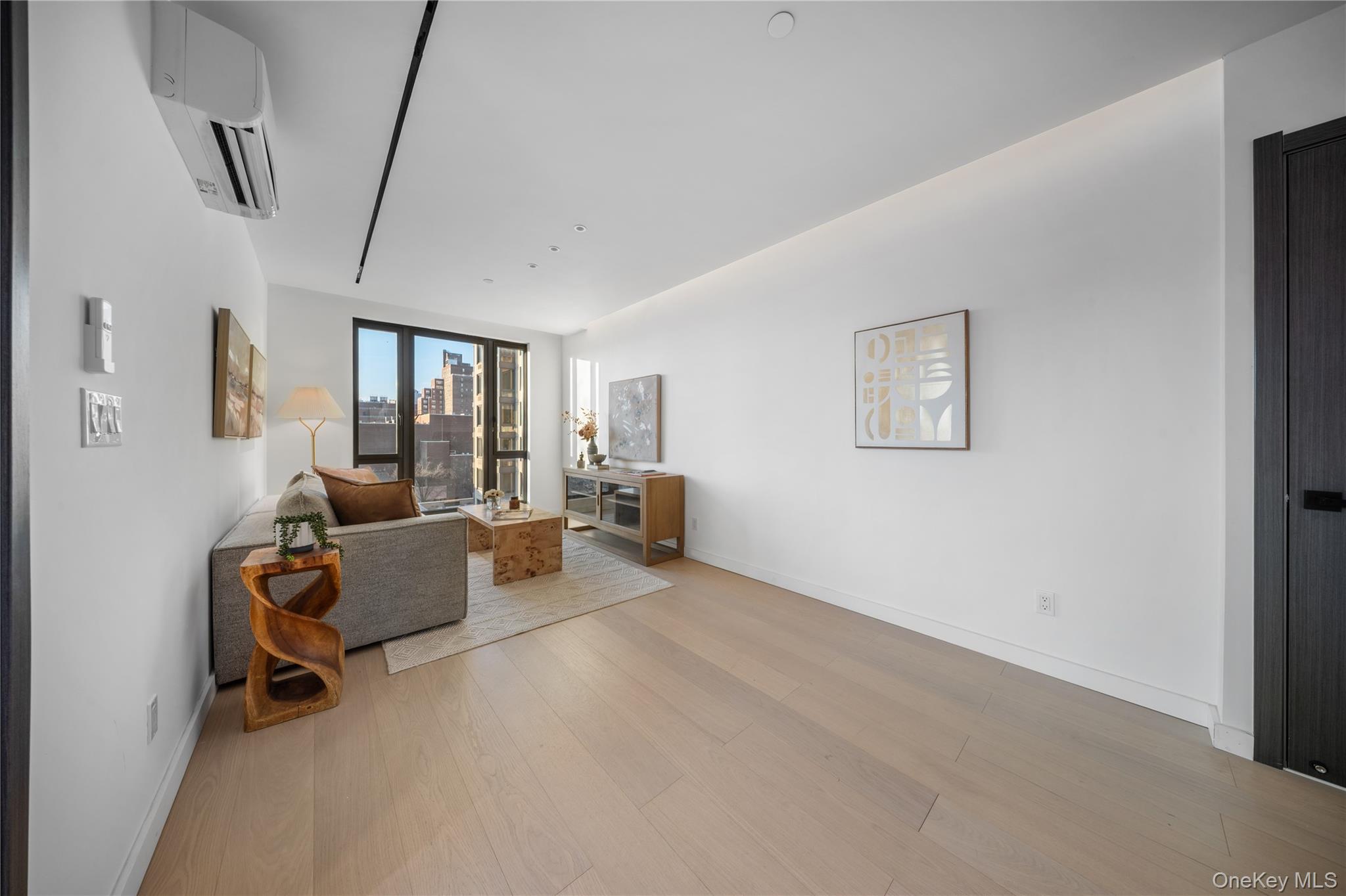 #13 photo, 108-15 72nd Avenue, 뉴욕퀸즈 Forest Hills , NY 11375