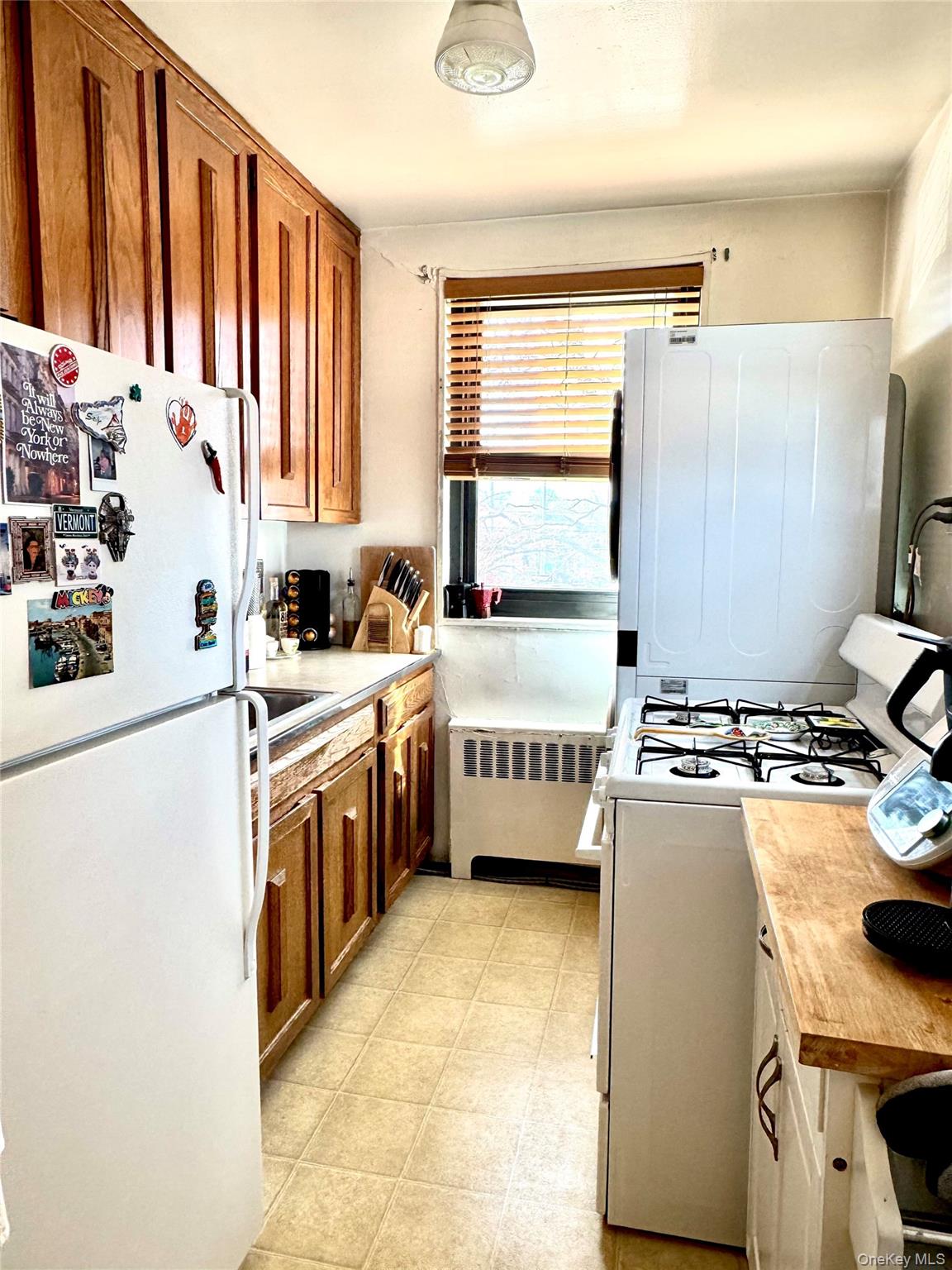 #4 photo, 16-19 Utopia Parkway, Whitestone , NY 11357