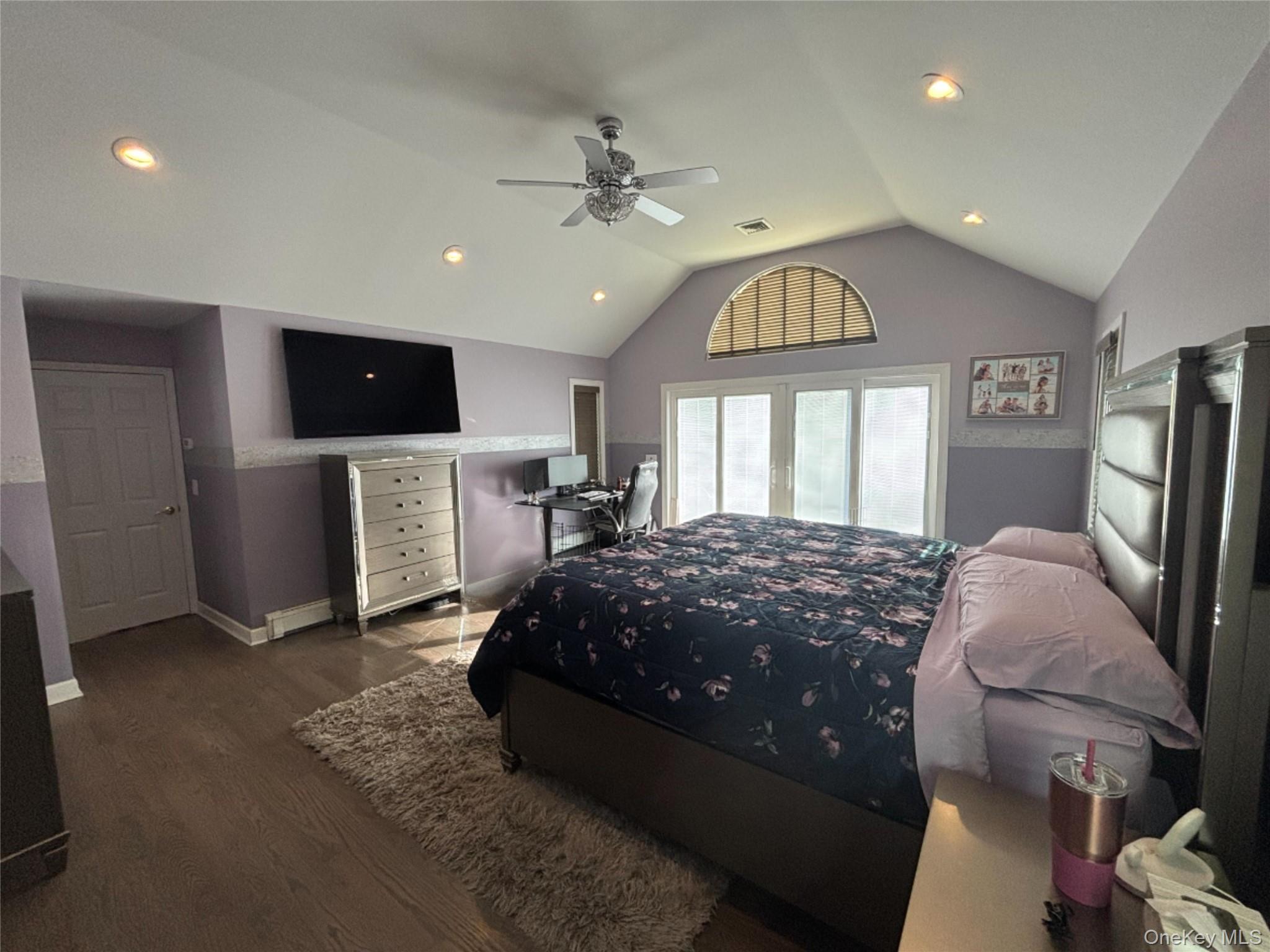 #17 photo, 142 5th Street, מחוז סאפוק Saint James , NY 11780