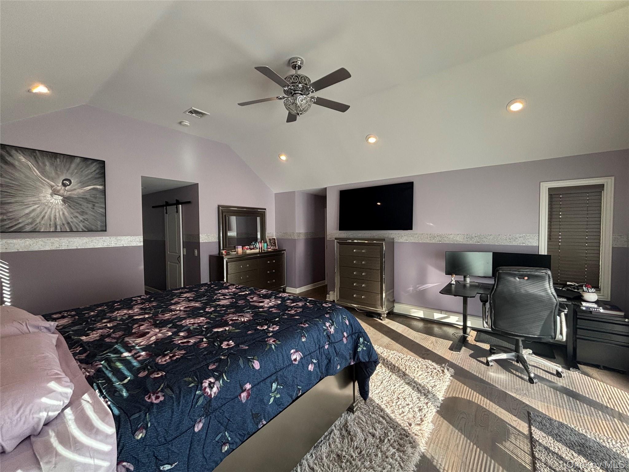 #19 photo, 142 5th Street, מחוז סאפוק Saint James , NY 11780