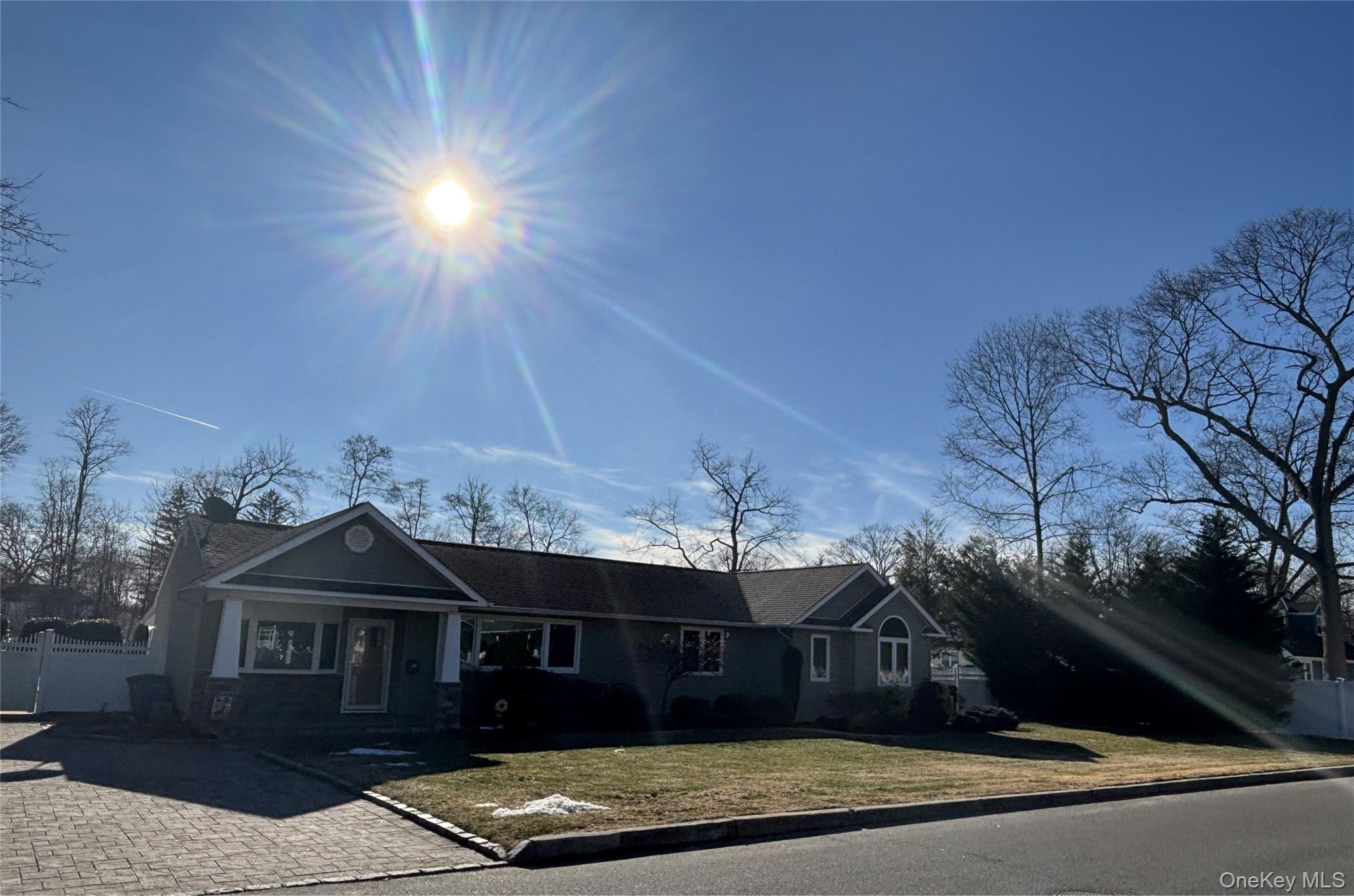 #2 photo, 142 5th Street, מחוז סאפוק Saint James , NY 11780