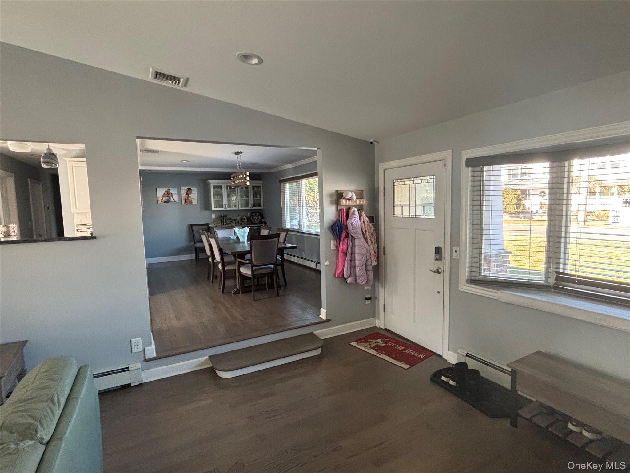 #7 photo, 142 5th Street, מחוז סאפוק Saint James , NY 11780