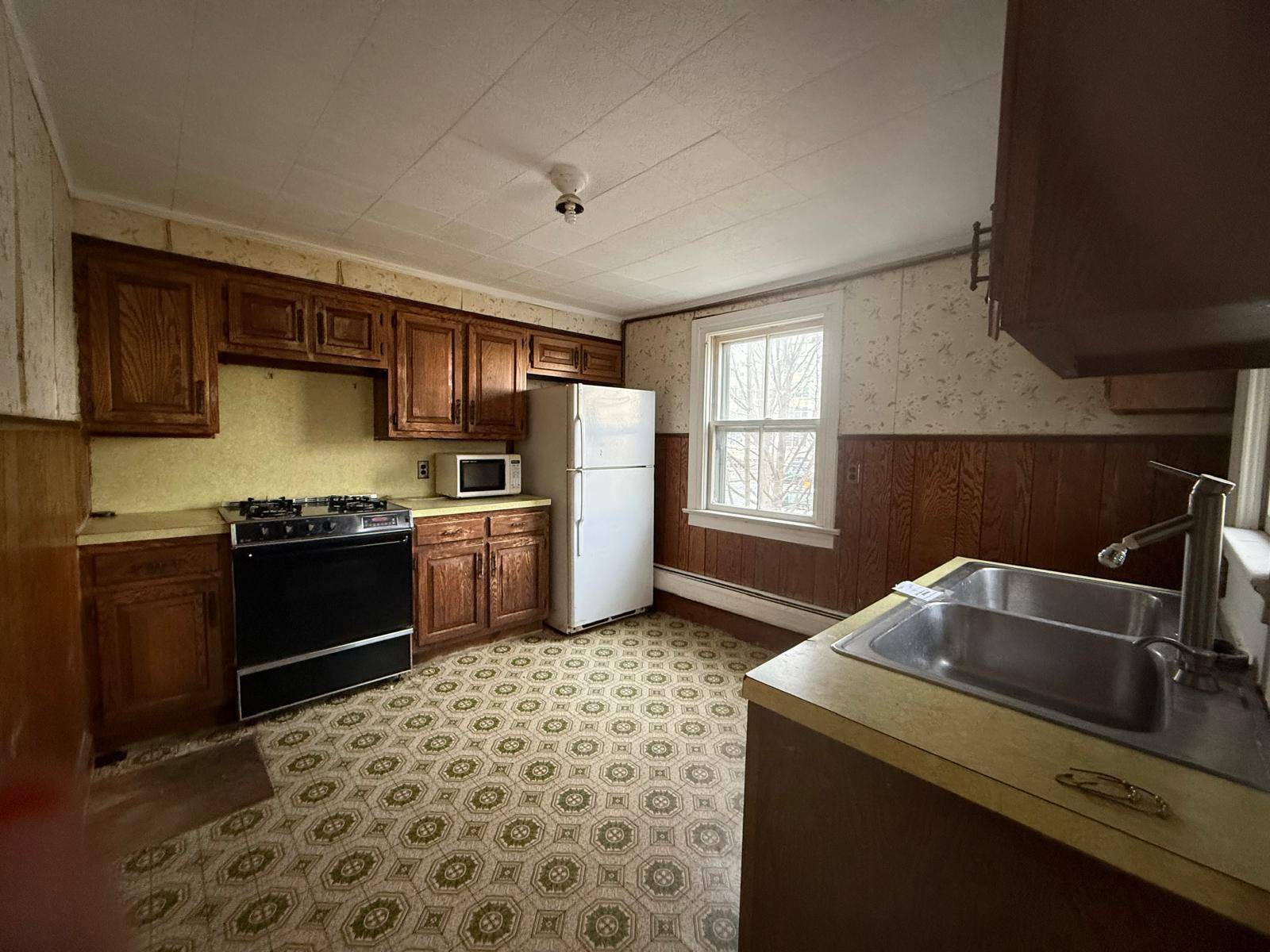 #3 photo, 139 Horton Ave, Port Chester , NY 10573