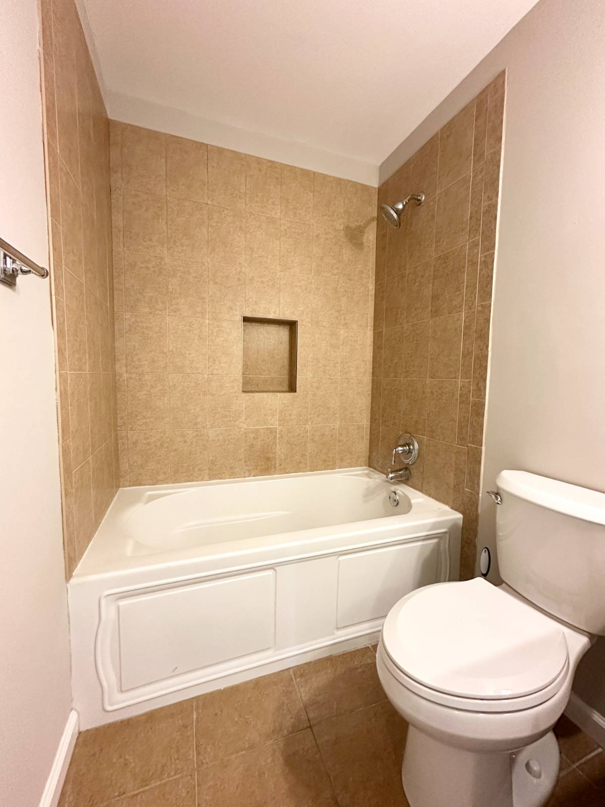 #23 photo, 76 Trottingham Ct., Saratoga Springs , NY 12866