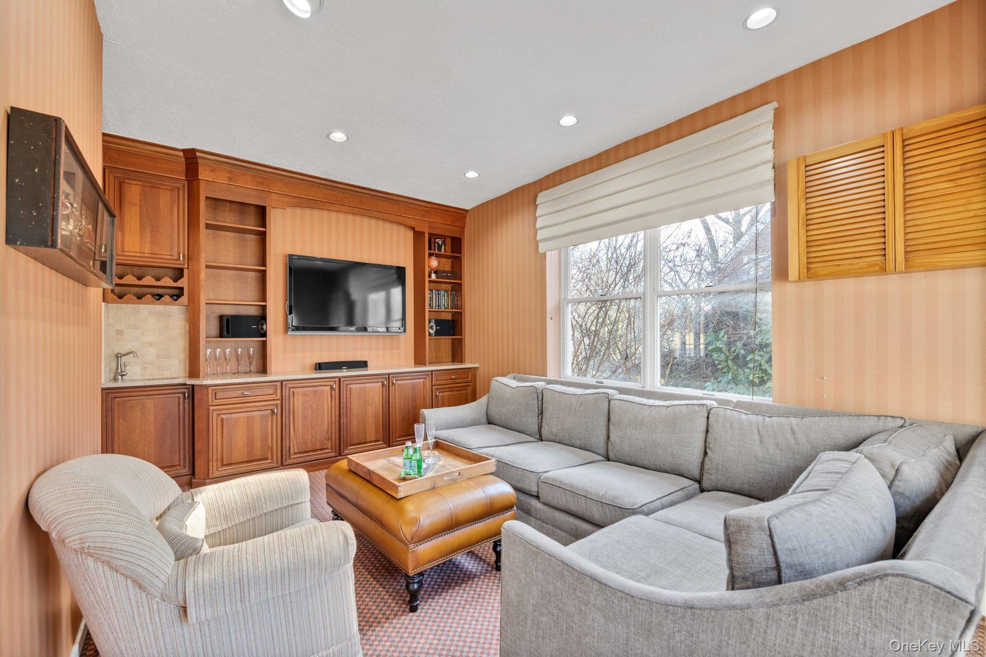 #6 photo, 10 Clover Drive, ناسو Great Neck , NY 11021