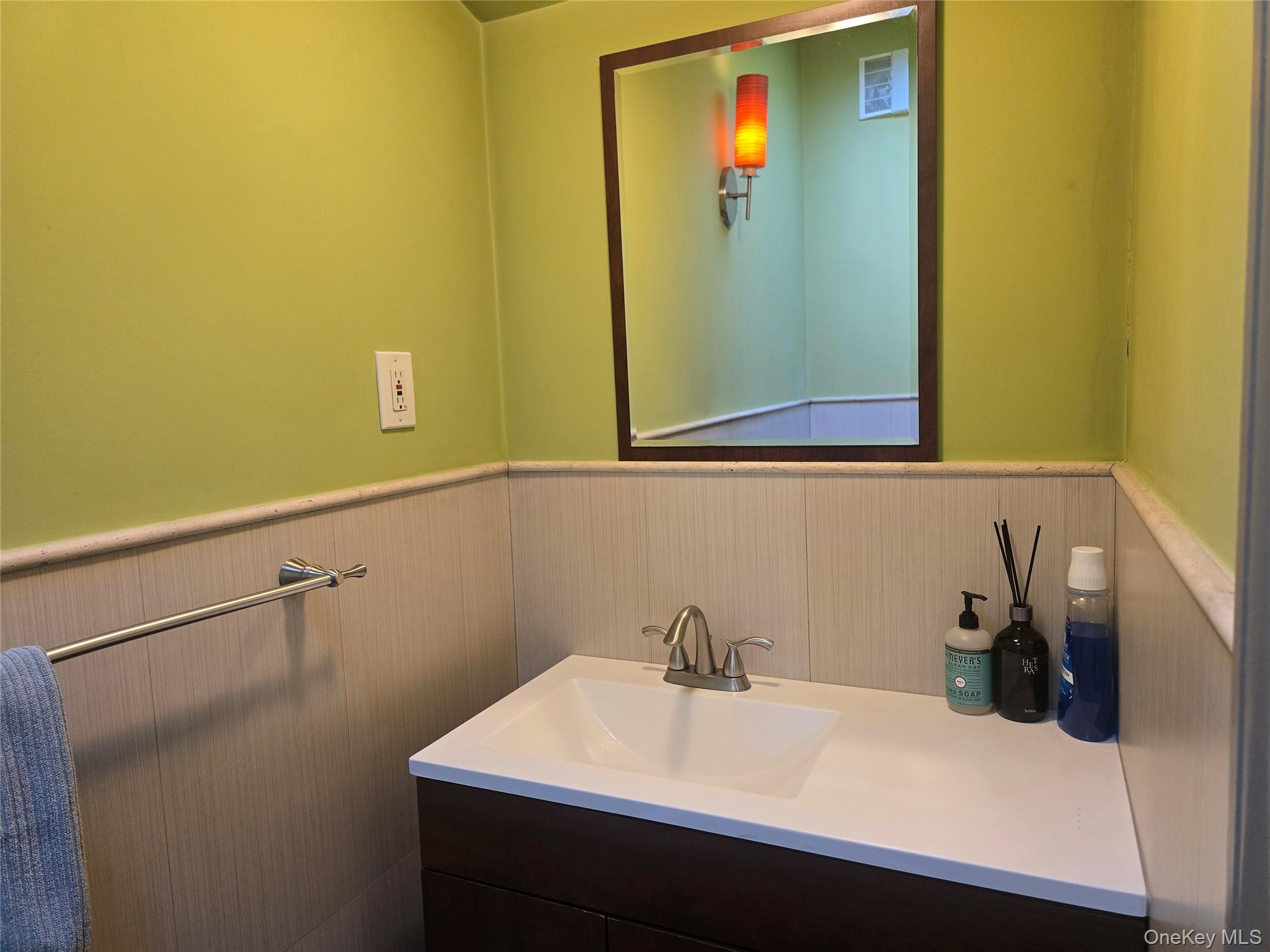 #16 photo, 42-19 218 Street, קווינס Bayside , NY 11361