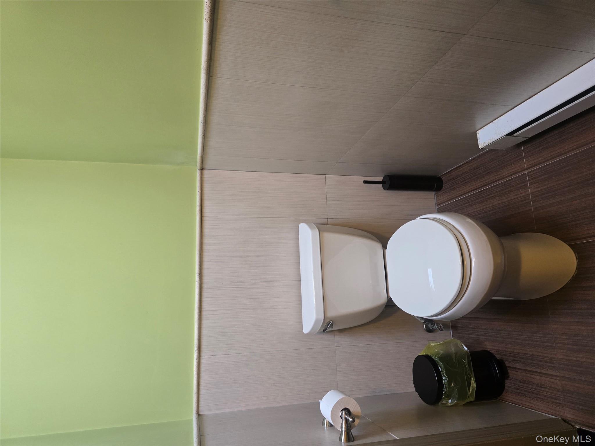 #17 photo, 42-19 218 Street, קווינס Bayside , NY 11361