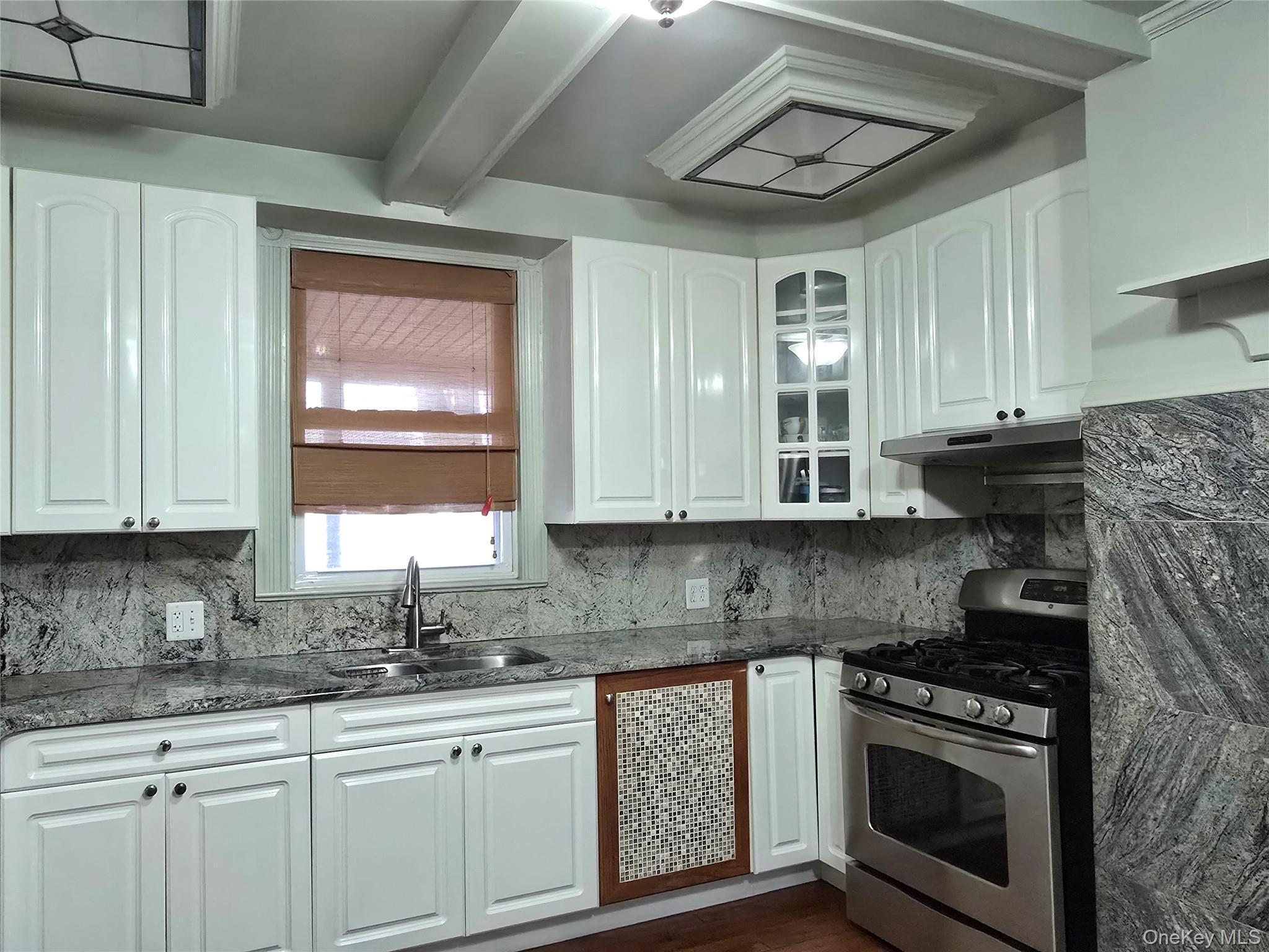 #4 photo, 42-19 218 Street, קווינס Bayside , NY 11361