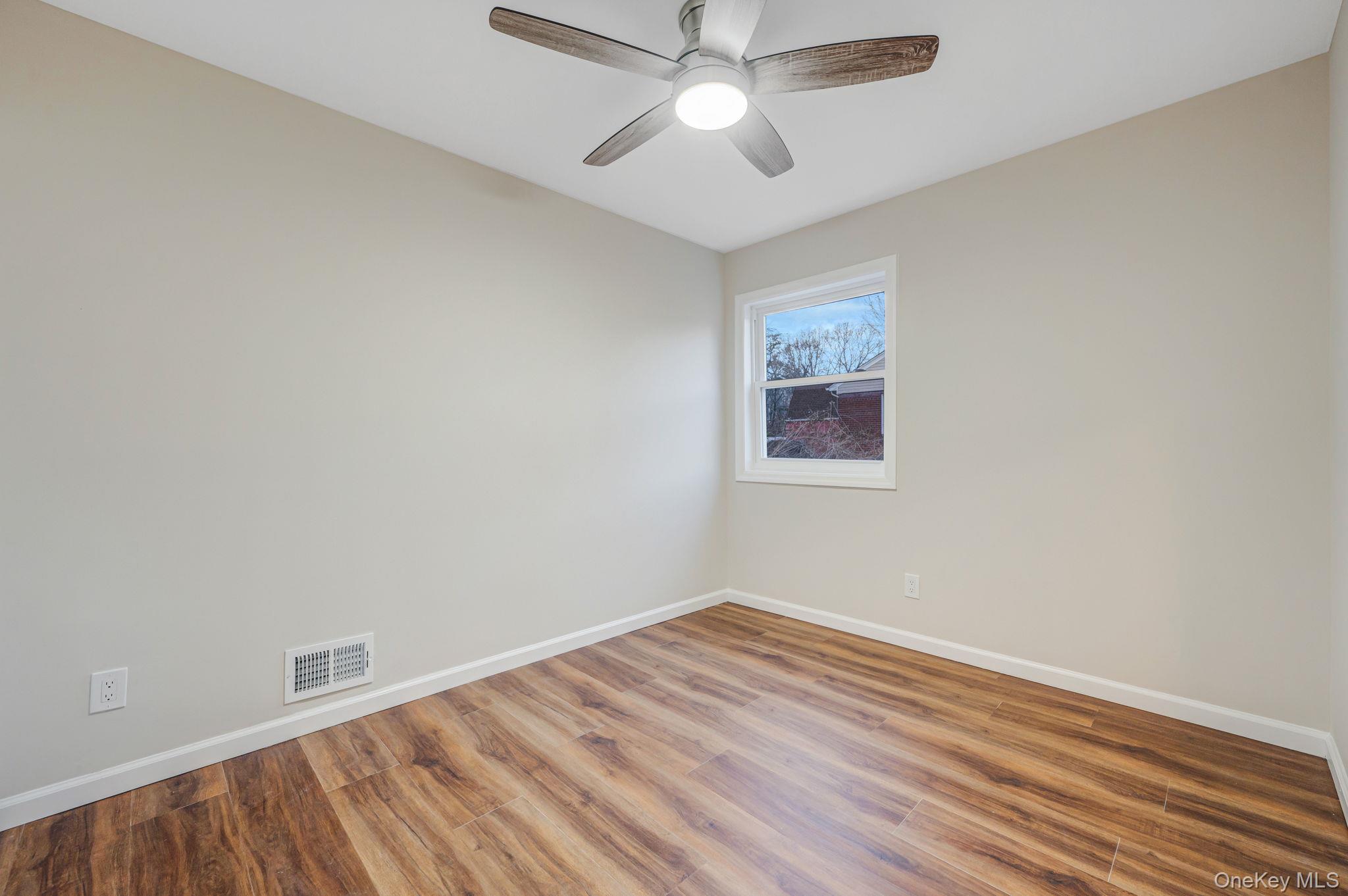 #20 photo, 1137 Nugent Avenue, Bay Shore , NY 11706