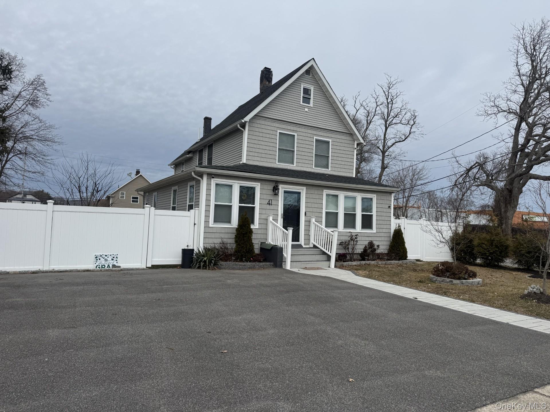 #3 photo, 41 Brightside Avenue, سوفولك Central Islip , NY 11722