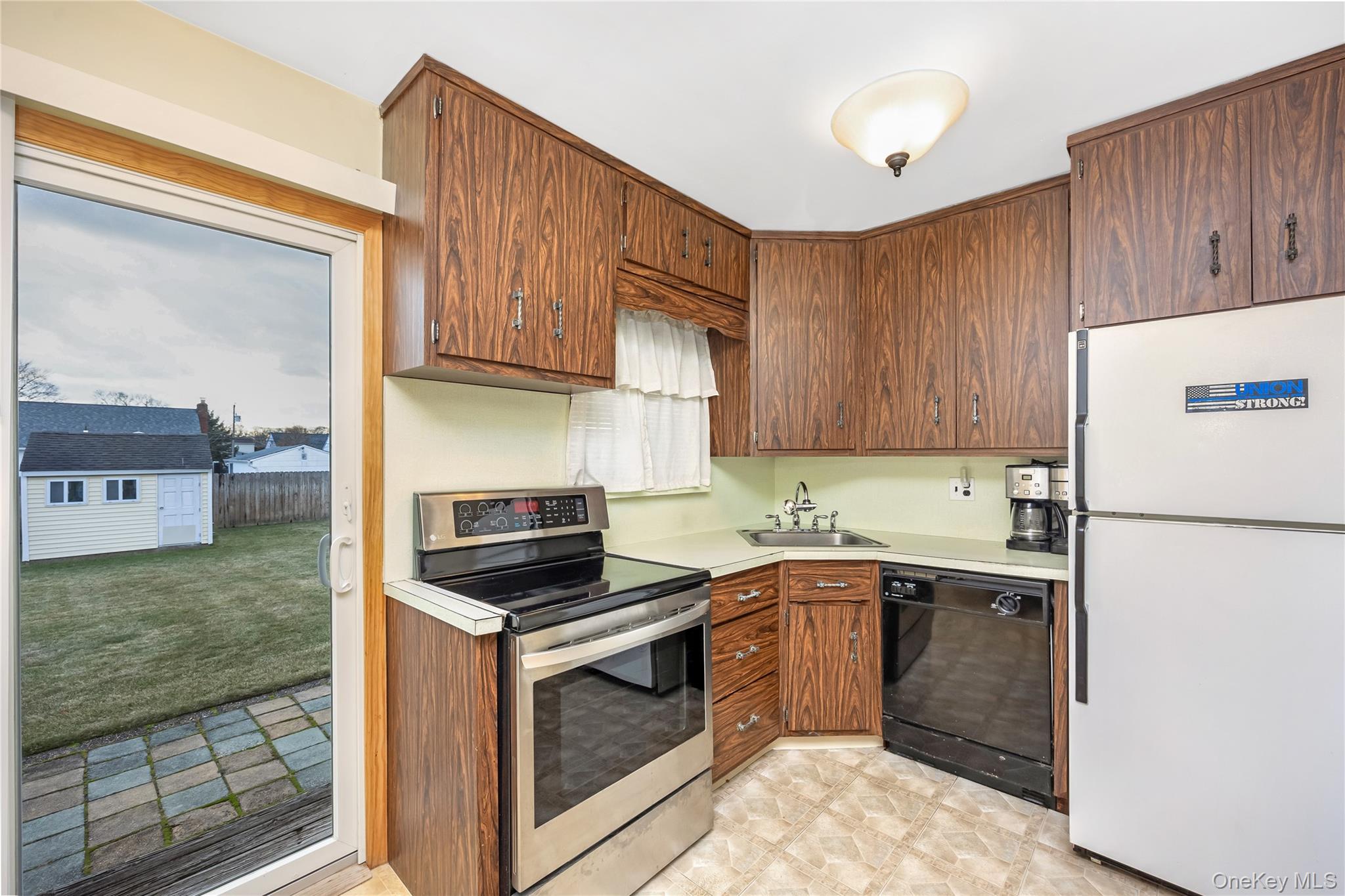 #17 photo, 83 Kane Place, North Babylon , NY 11703