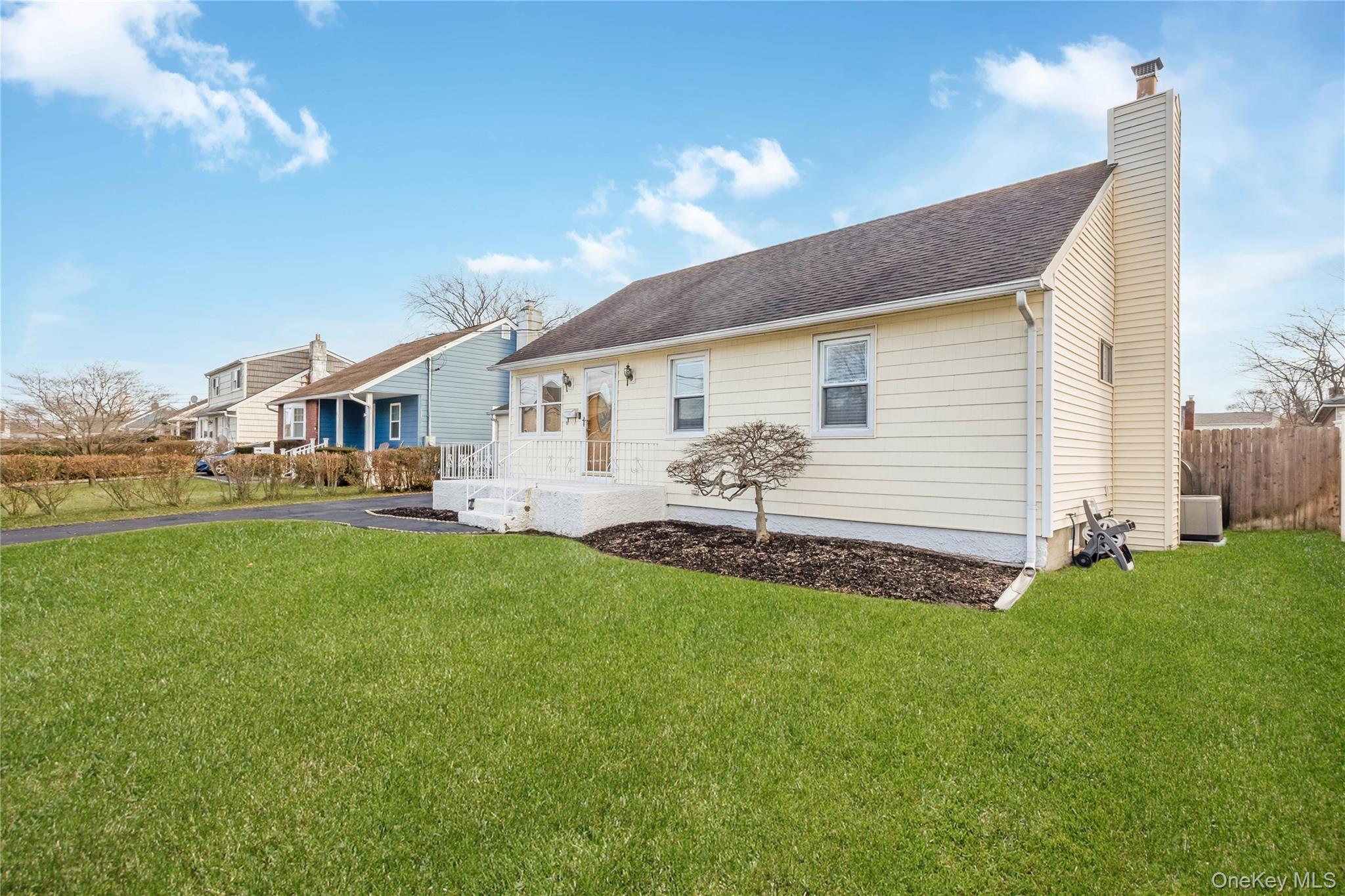 #2 photo, 83 Kane Place, North Babylon , NY 11703