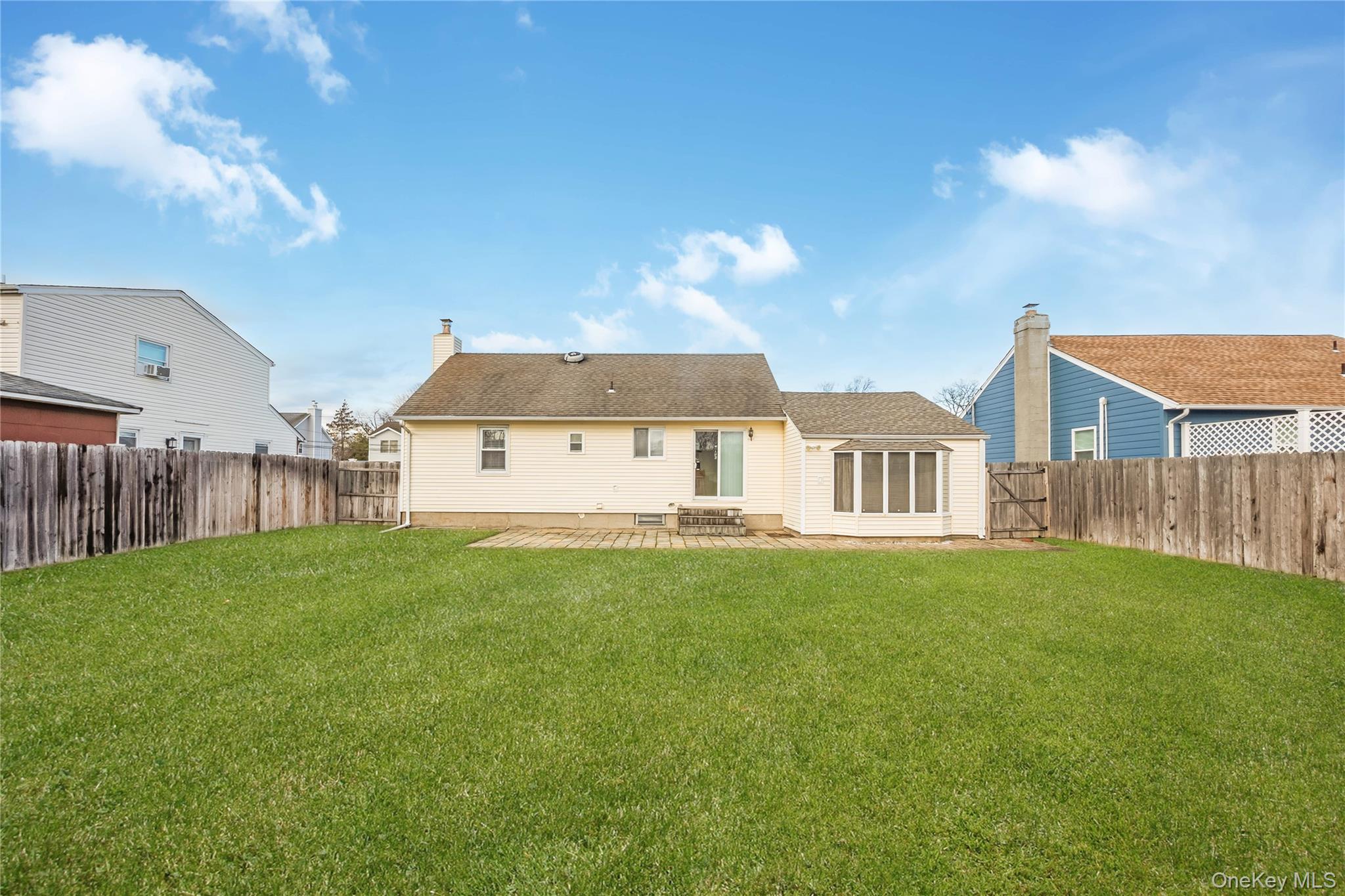 #5 photo, 83 Kane Place, North Babylon , NY 11703