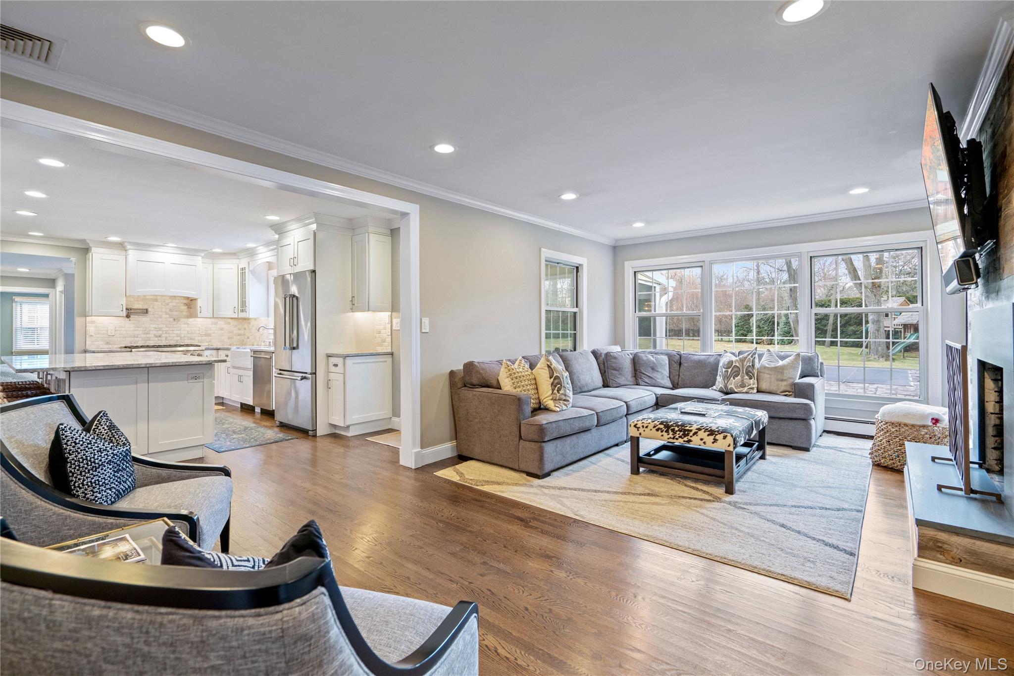 #8 photo, 172 Burtis Lane, ناسو Syosset , NY 11791