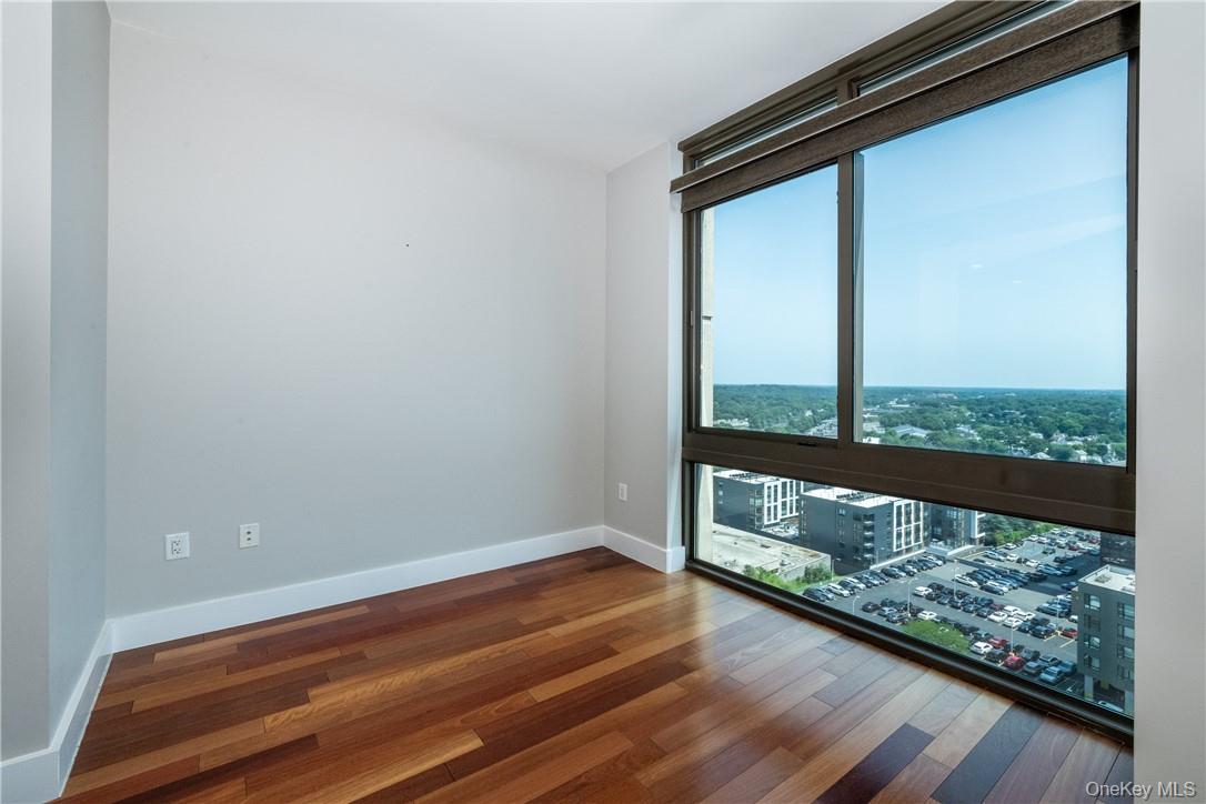 #4 photo, 175 Huguenot Street, New Rochelle , NY 10801