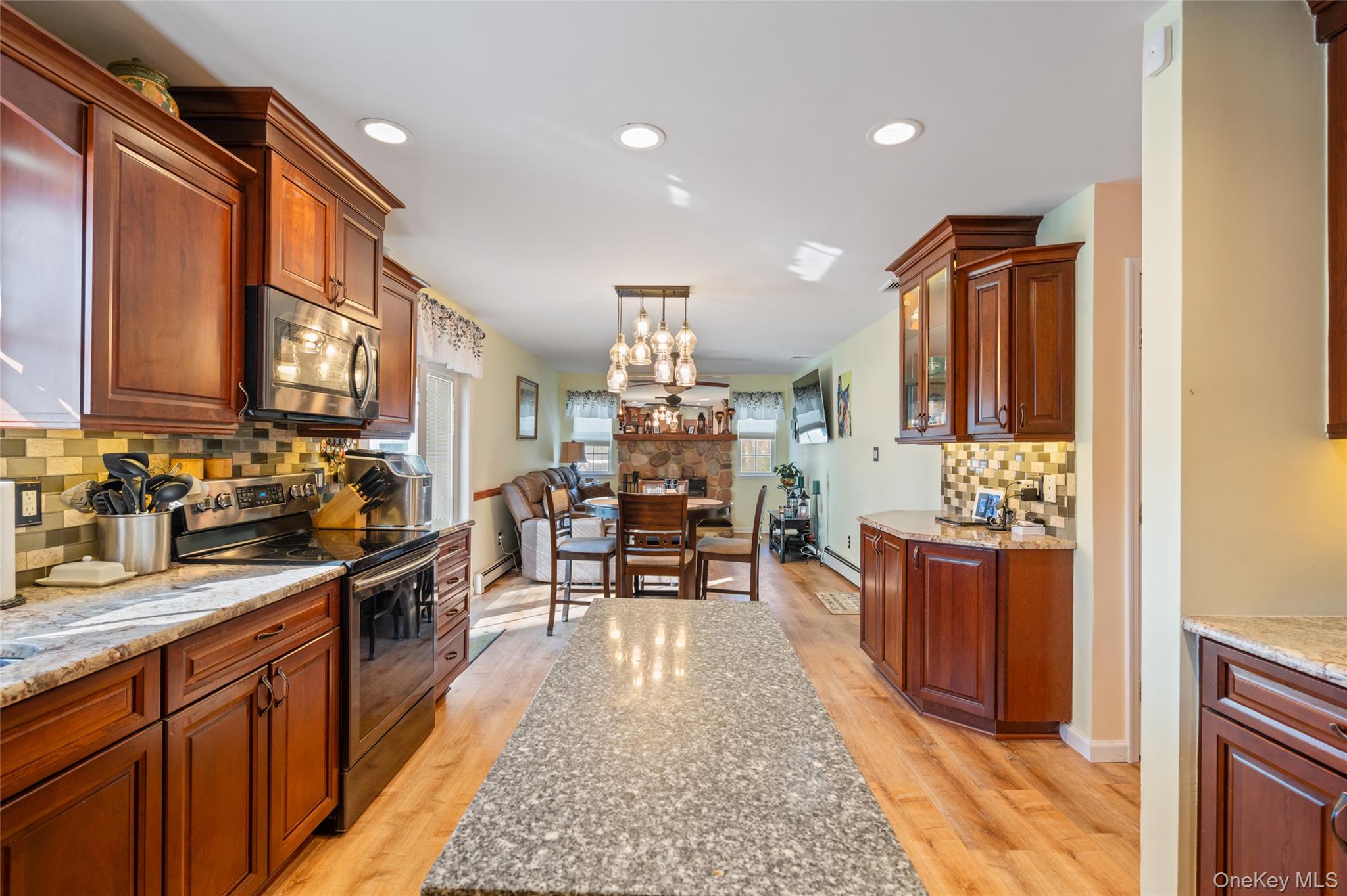 #14 photo, 194 Miller Place Road, سوفولك Miller Place , NY 11764