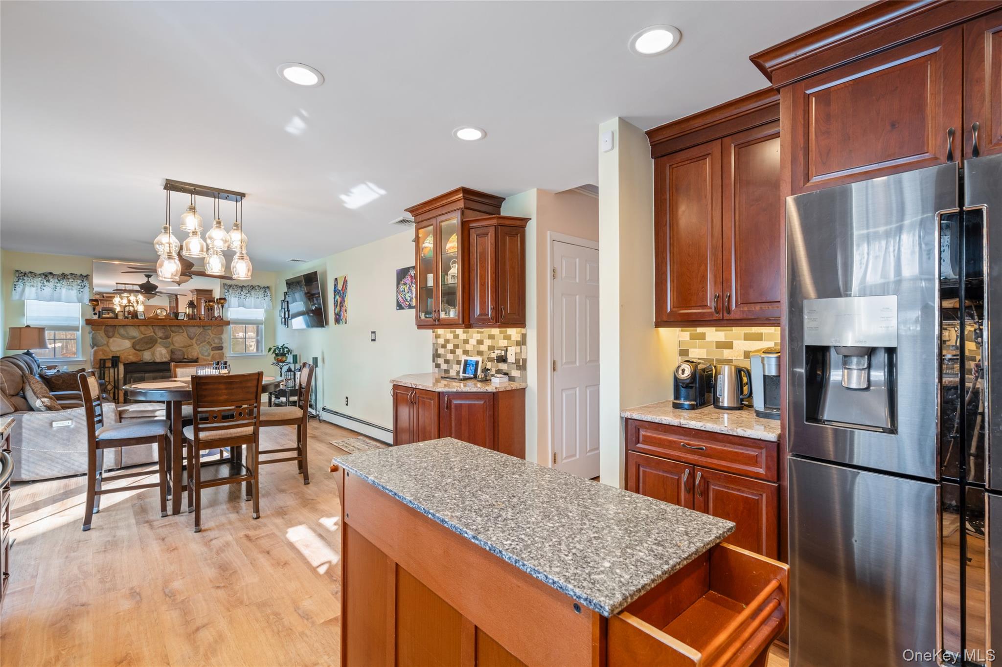 #15 photo, 194 Miller Place Road, سوفولك Miller Place , NY 11764