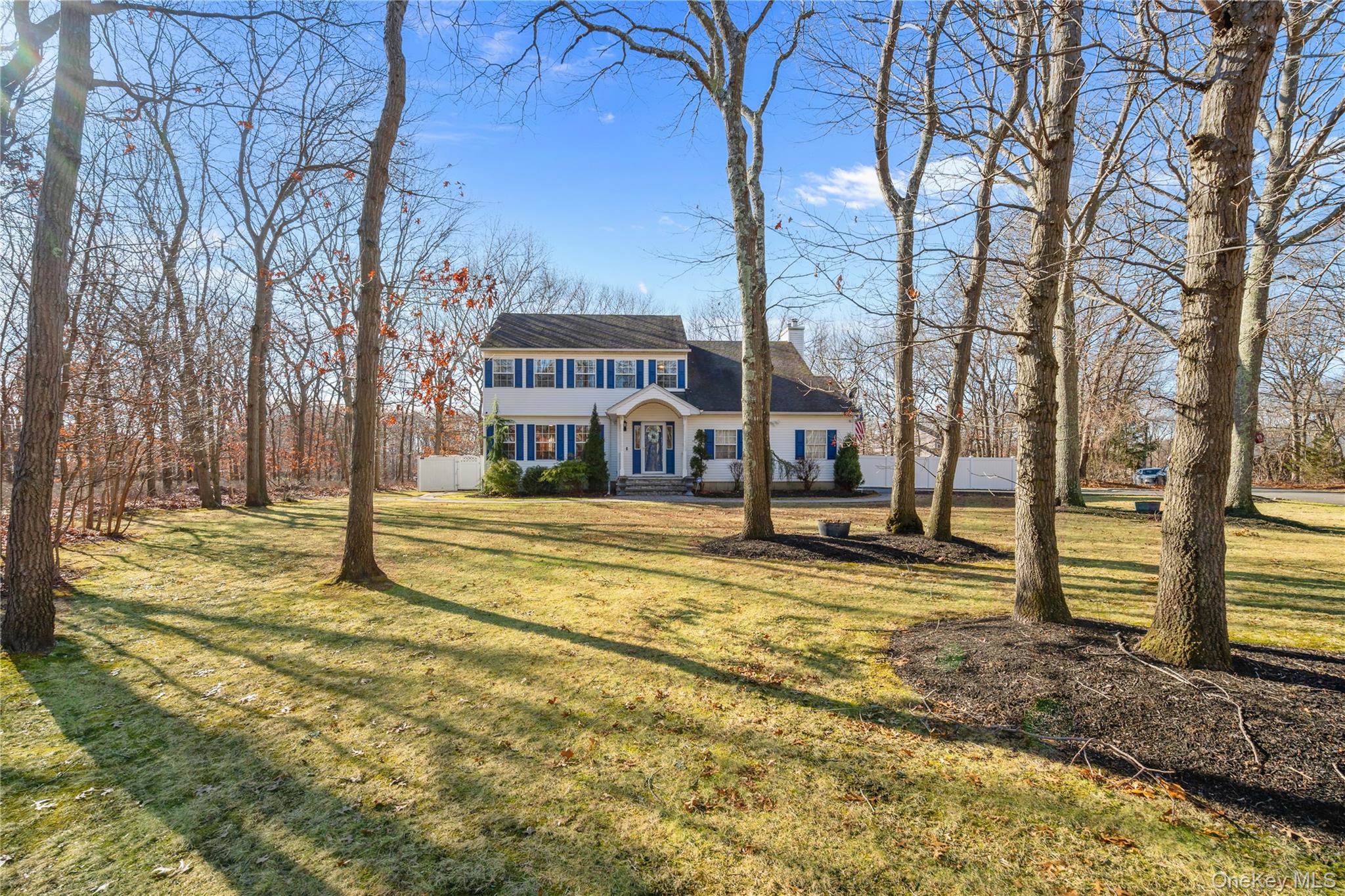 #3 photo, 194 Miller Place Road, سوفولك Miller Place , NY 11764