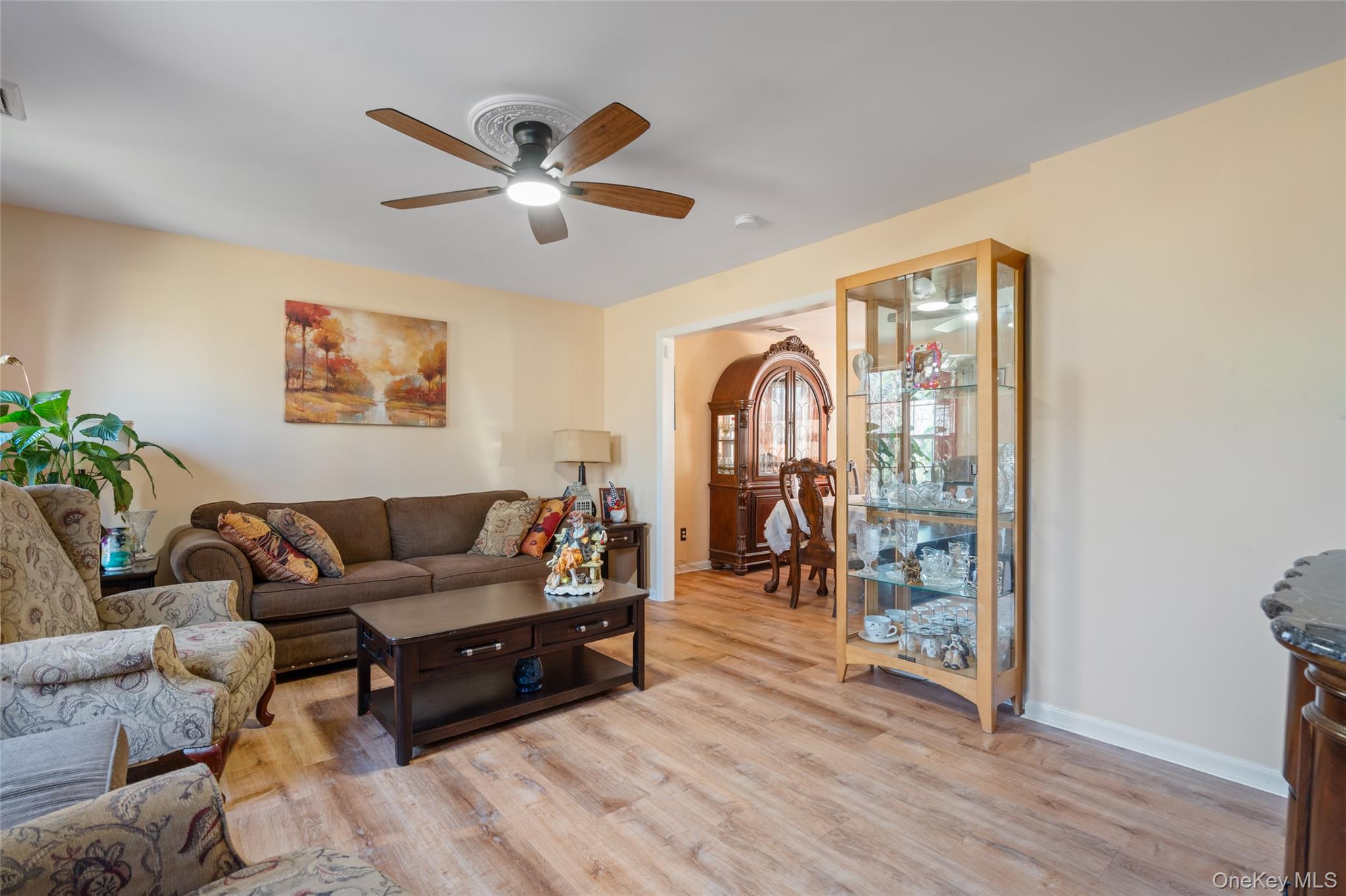 #6 photo, 194 Miller Place Road, سوفولك Miller Place , NY 11764