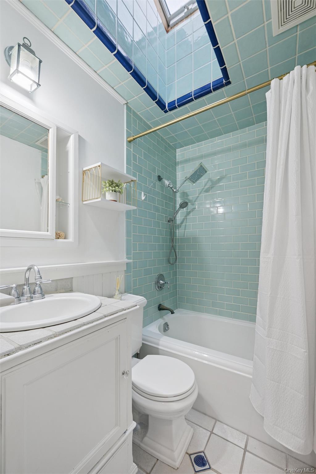 #17 photo, 6 Montauk Boulevard, سوفولك East Hampton , NY 11937