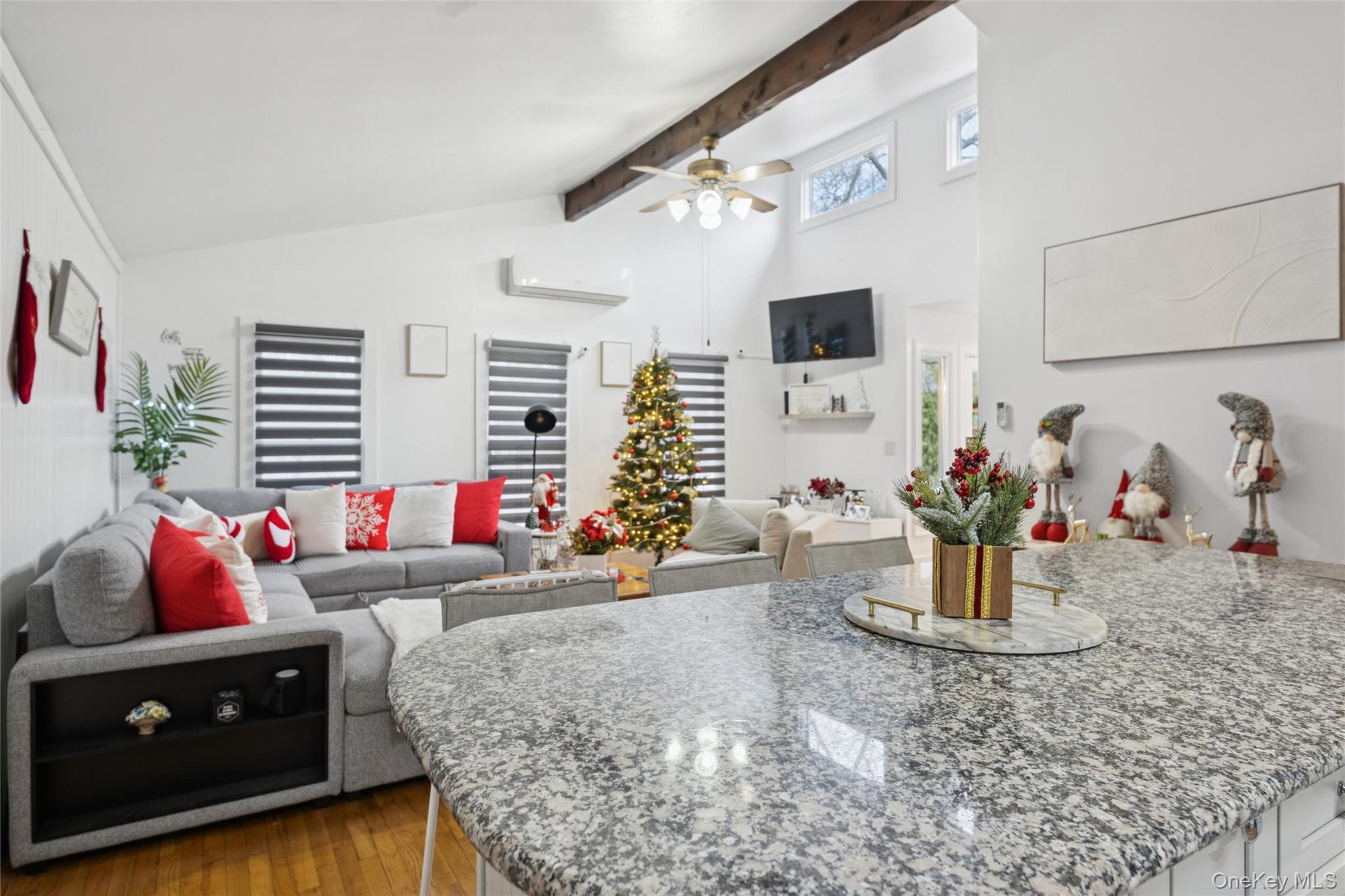 #8 photo, 6 Montauk Boulevard, سوفولك East Hampton , NY 11937