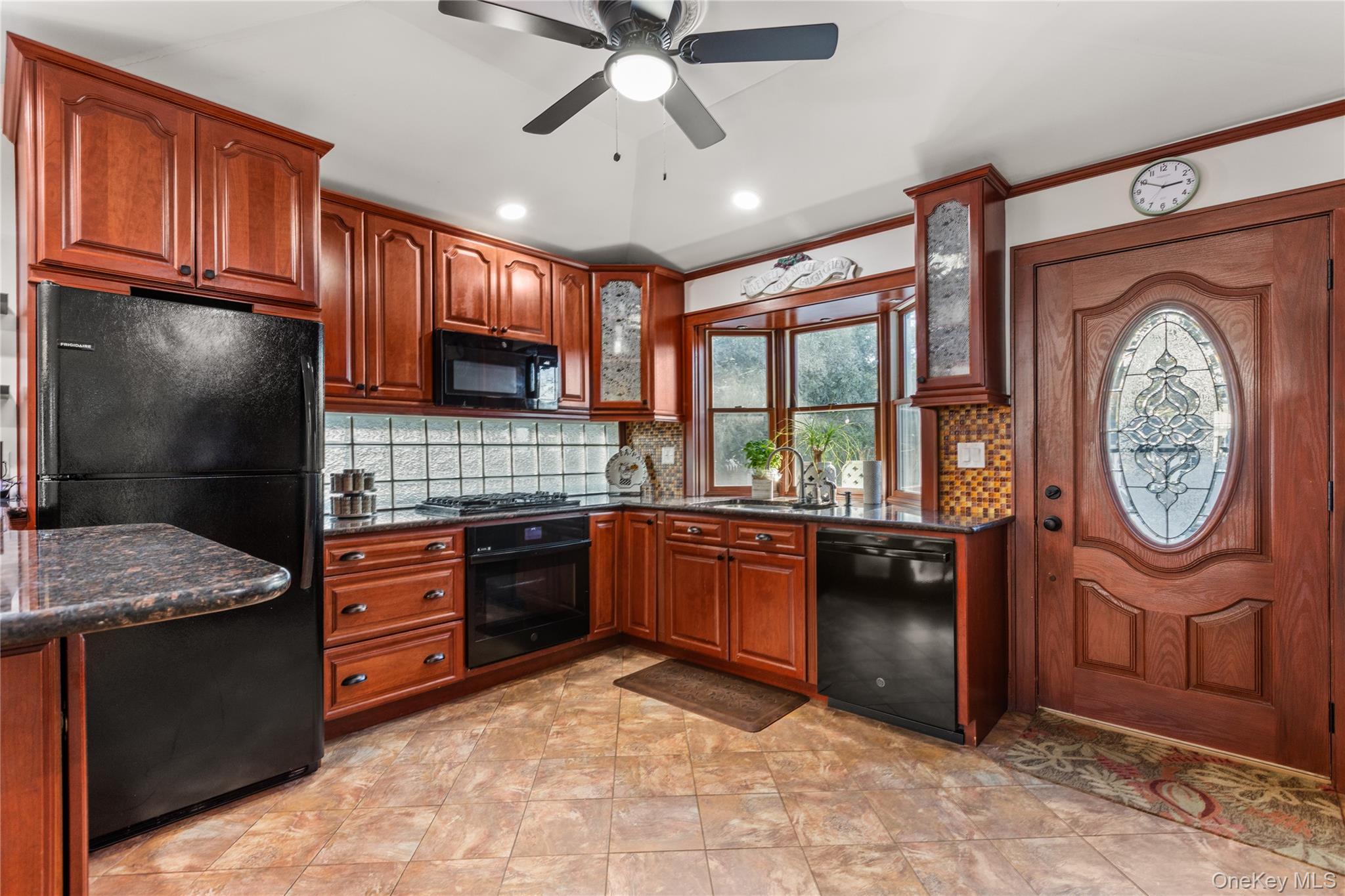 #8 photo, 26 Community Road, سوفولك Bay Shore , NY 11706