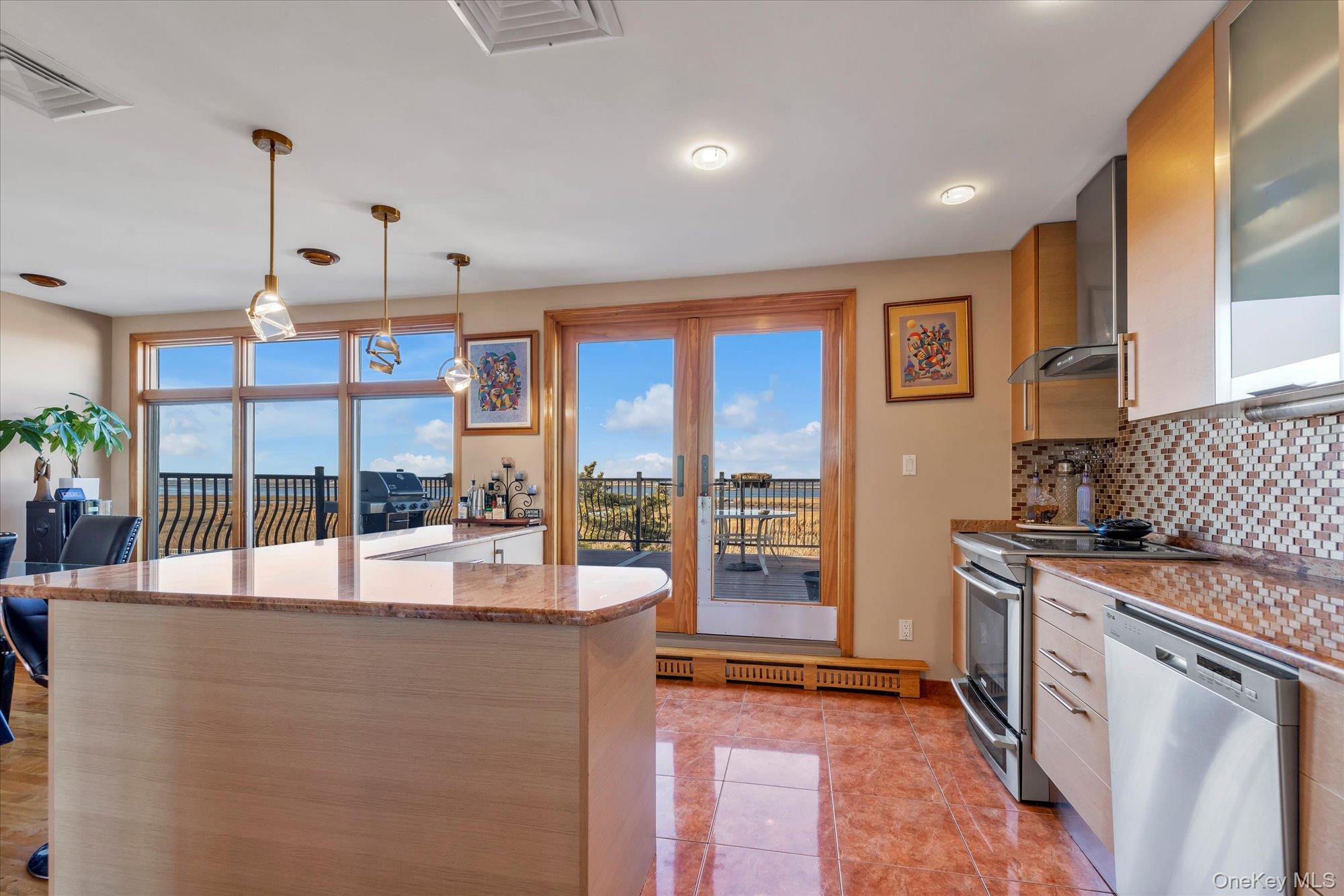 #4 photo, 909 Gerry Avenue, 长岛 Lido Beach , NY 11561