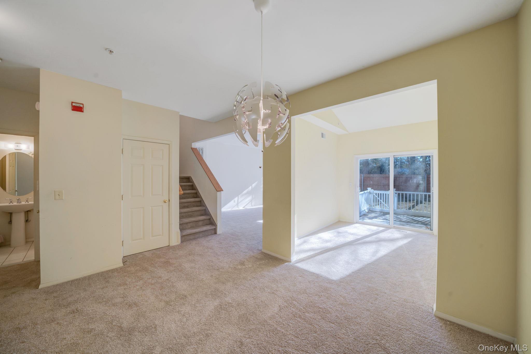 #11 photo, 11 Cranberry Circle, מחוז סאפוק Medford , NY 11763