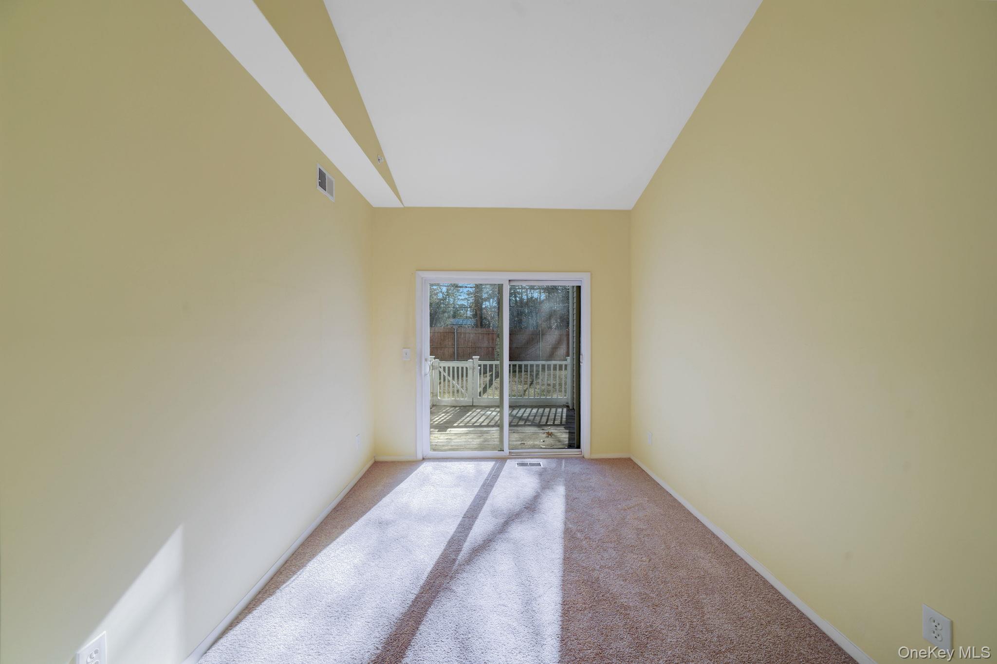 #14 photo, 11 Cranberry Circle, מחוז סאפוק Medford , NY 11763