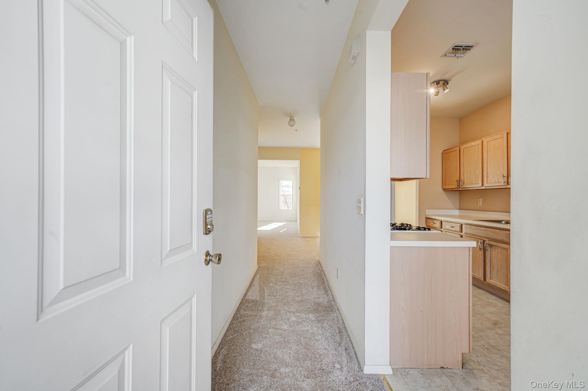 #2 photo, 11 Cranberry Circle, מחוז סאפוק Medford , NY 11763